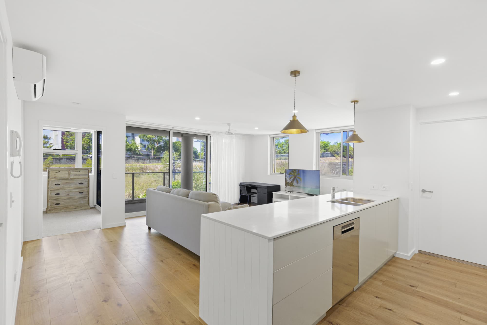 4212/61 Investigator Drive, Robina, Robina — photo 1 of 5