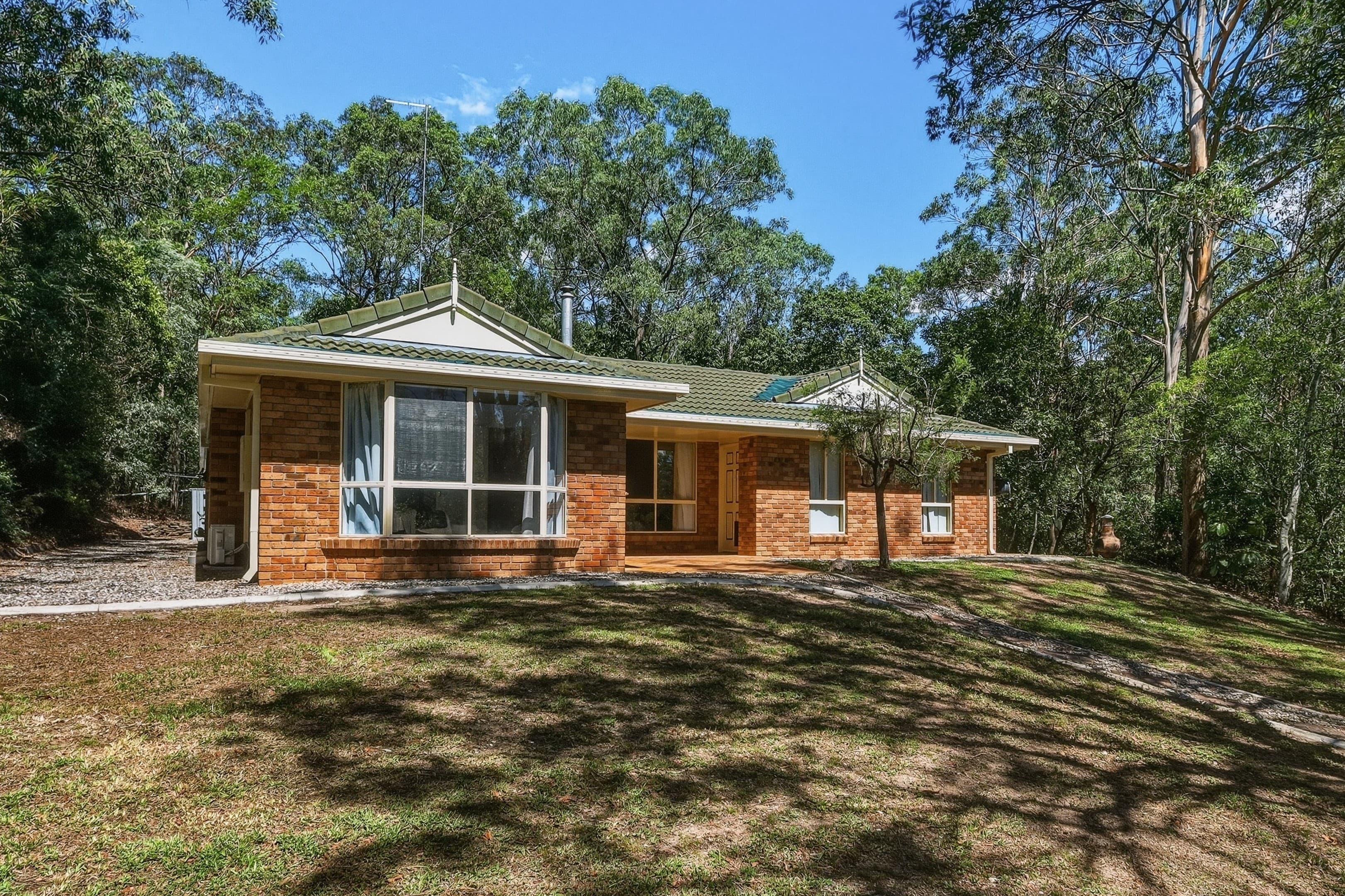 9 Hoare Court, Bunya, Bunya — photo 1 of 5