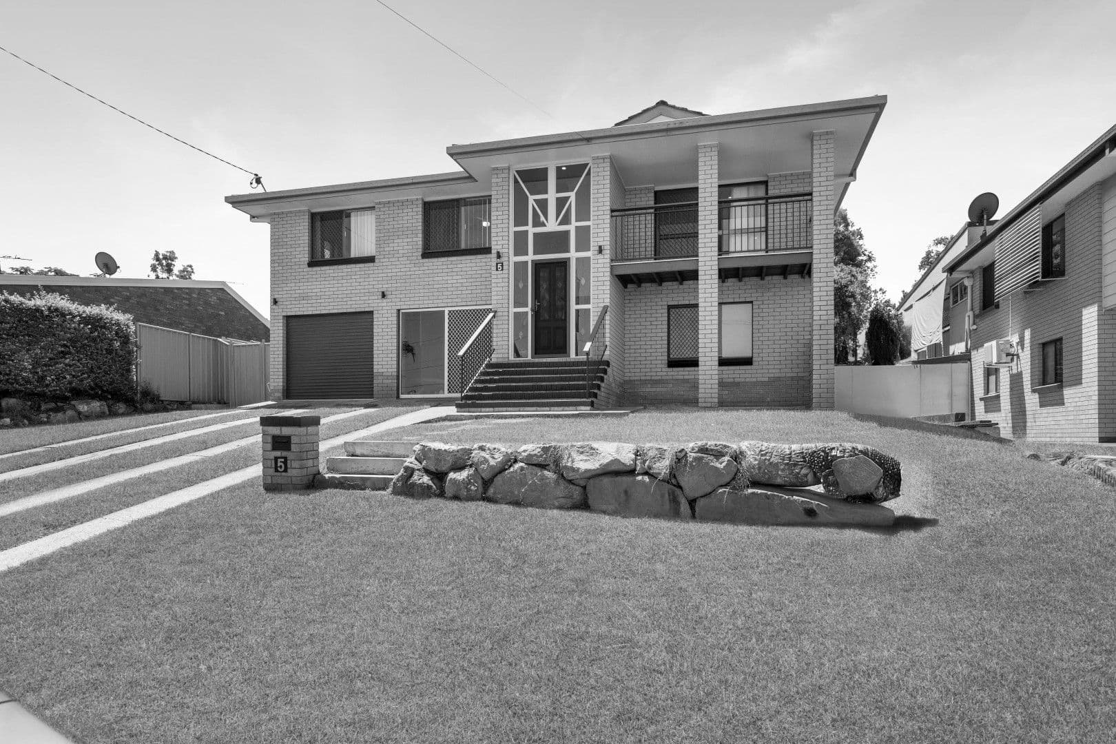 5 Glenelg Drive, Brassall, Brassall — photo 1 of 6