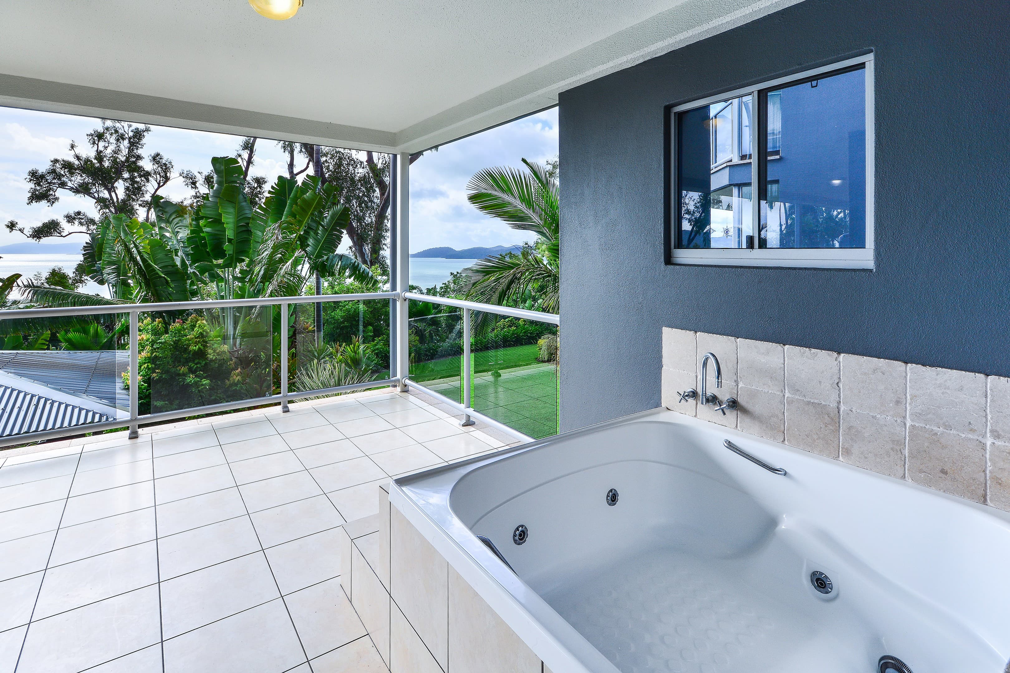 Bluewater Views 9/2 Banksia Court, Hamilton Island — photo 1 of 5