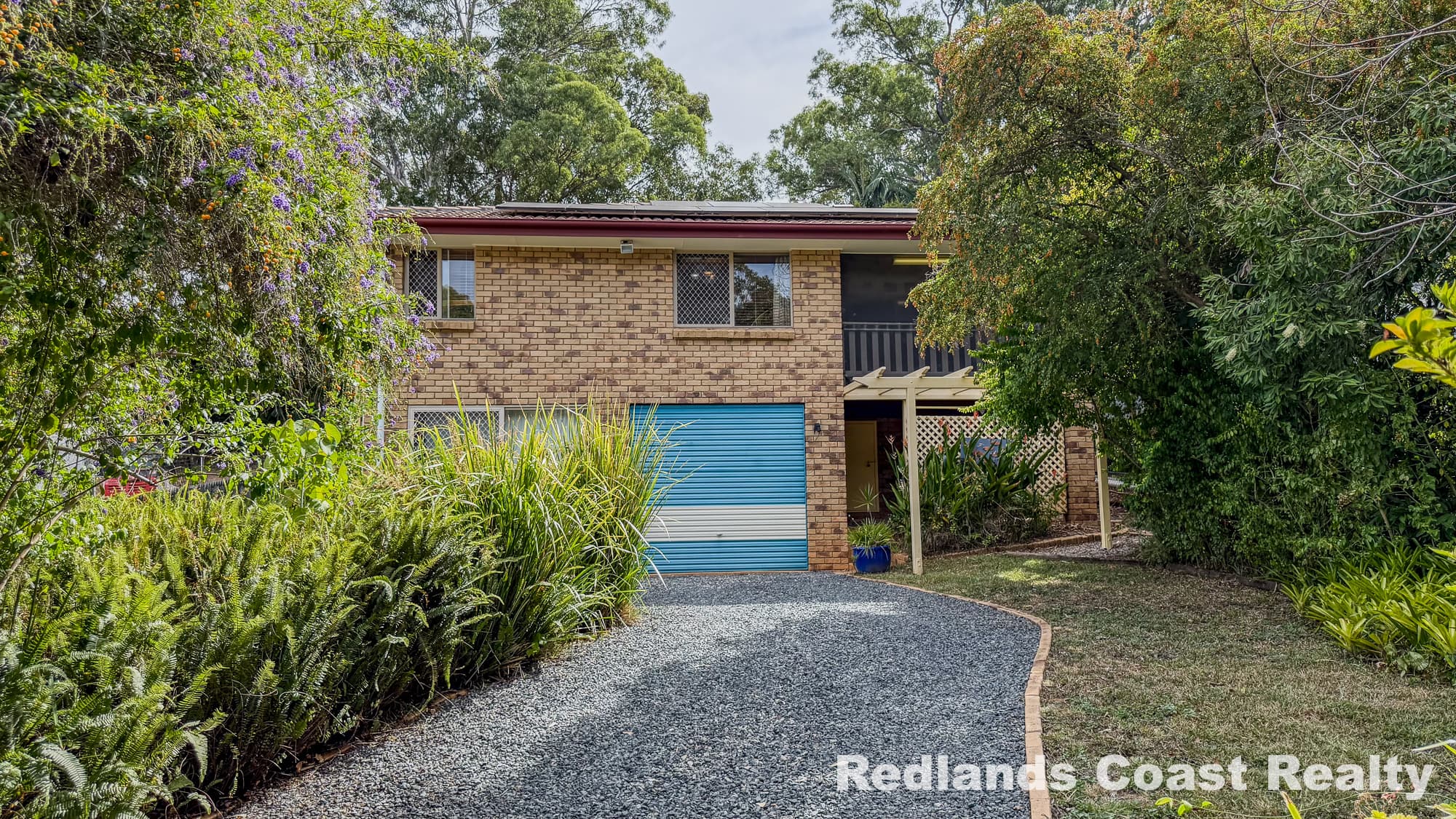 24 Wyena Ave, Lamb Island — photo 1 of 5