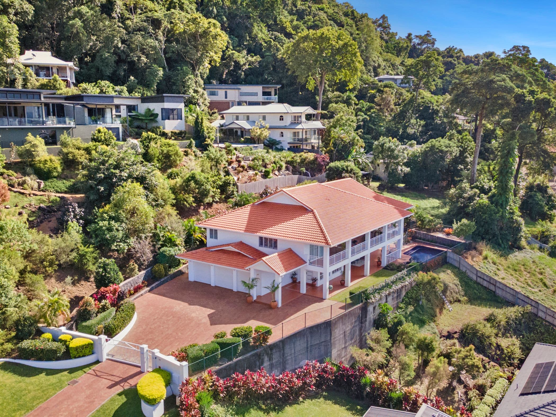 14 Coreega Close, Mooroobool — photo 1 of 5