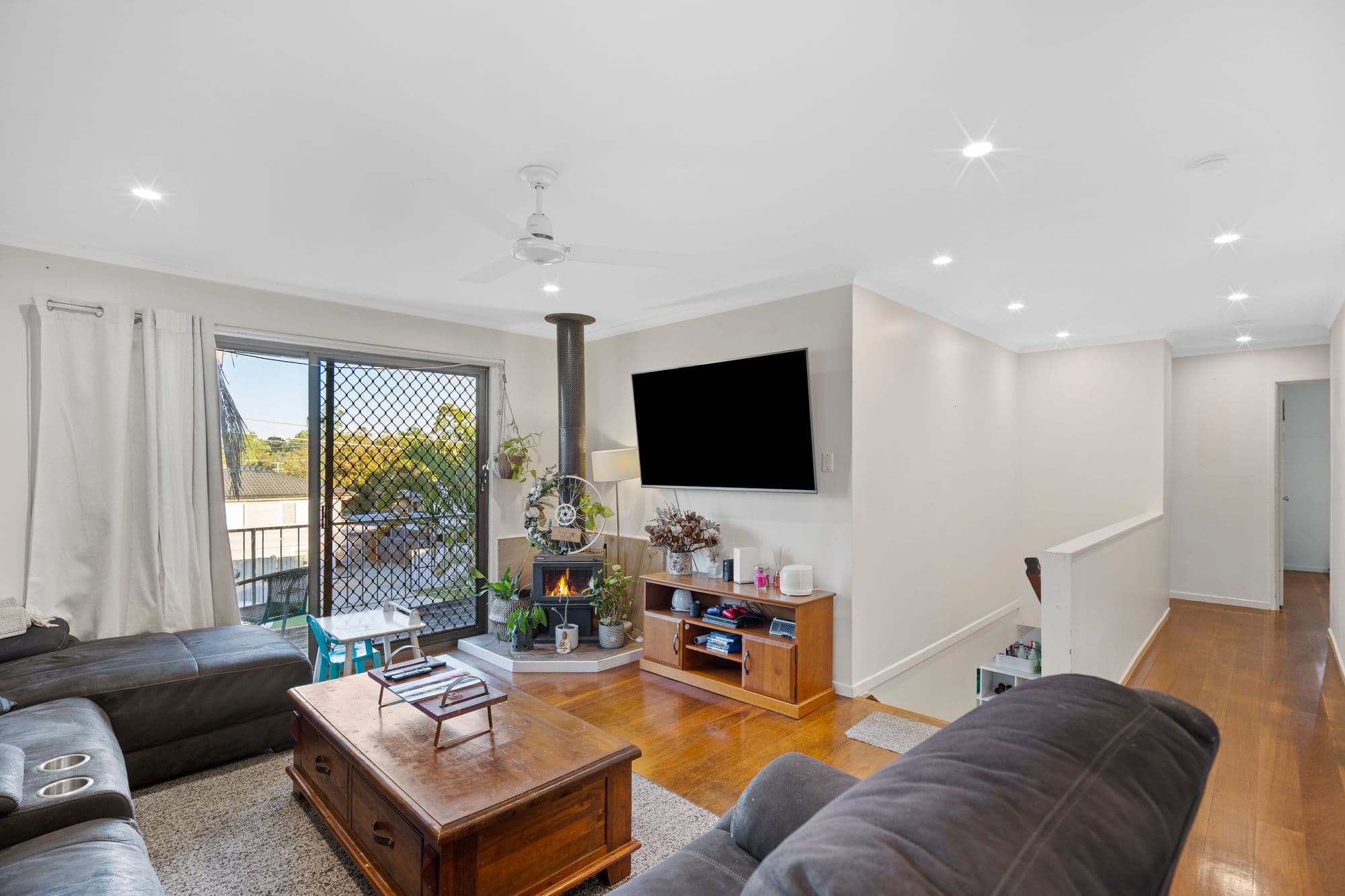 8 Lowry Street, Slacks Creek - Image 1
