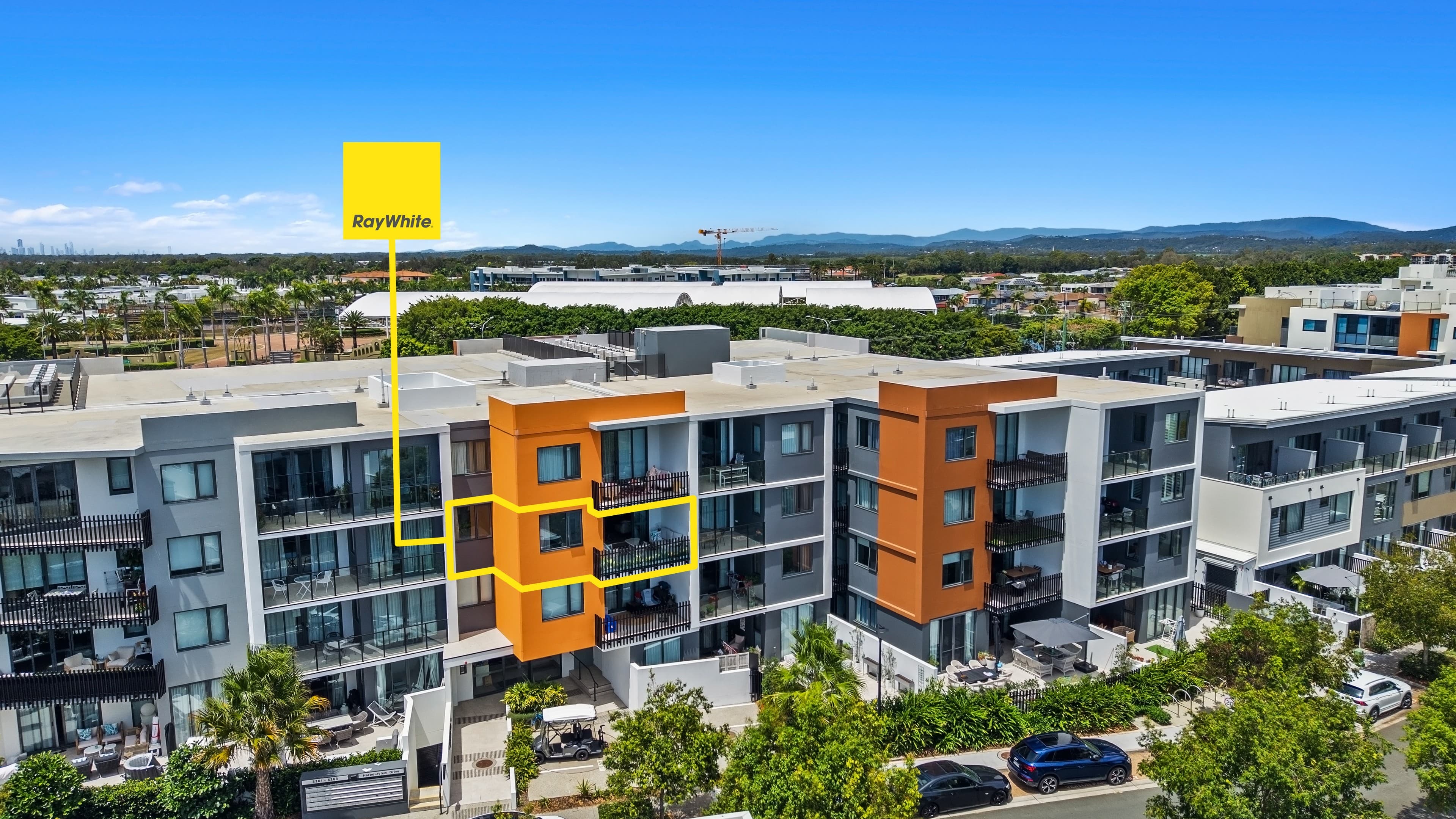 5335 Harbourview Drive, Hope Island, Hope Island — photo 1 of 5