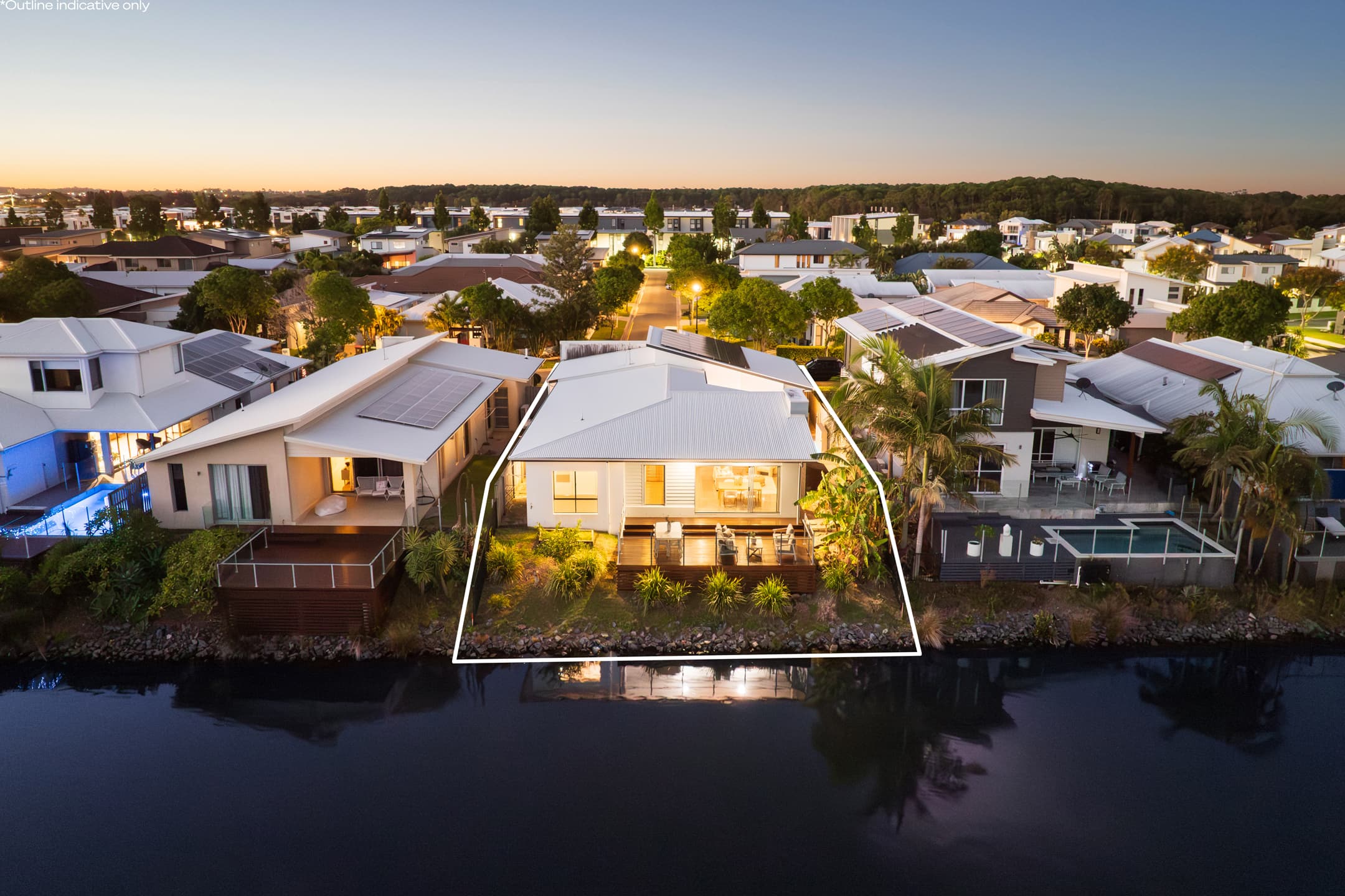 12 Mariner Avenue, Hope Island - Image 1