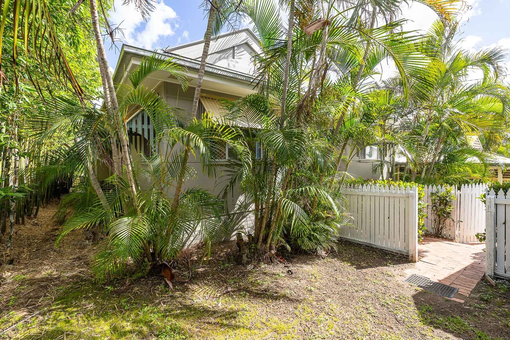 52 Barnes Avenue, Coorparoo - Image 1