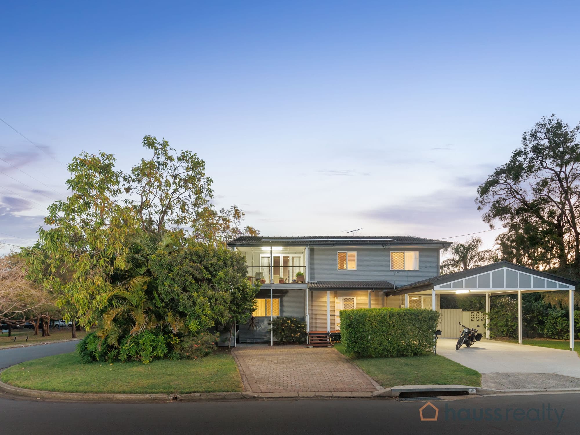 4 Seng Street, Graceville — photo 1 of 5