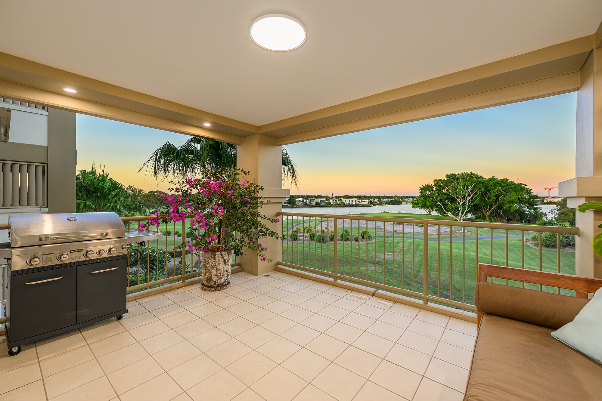 8433 Magnolia Drive East, Hope Island, Hope Island — photo 1 of 5