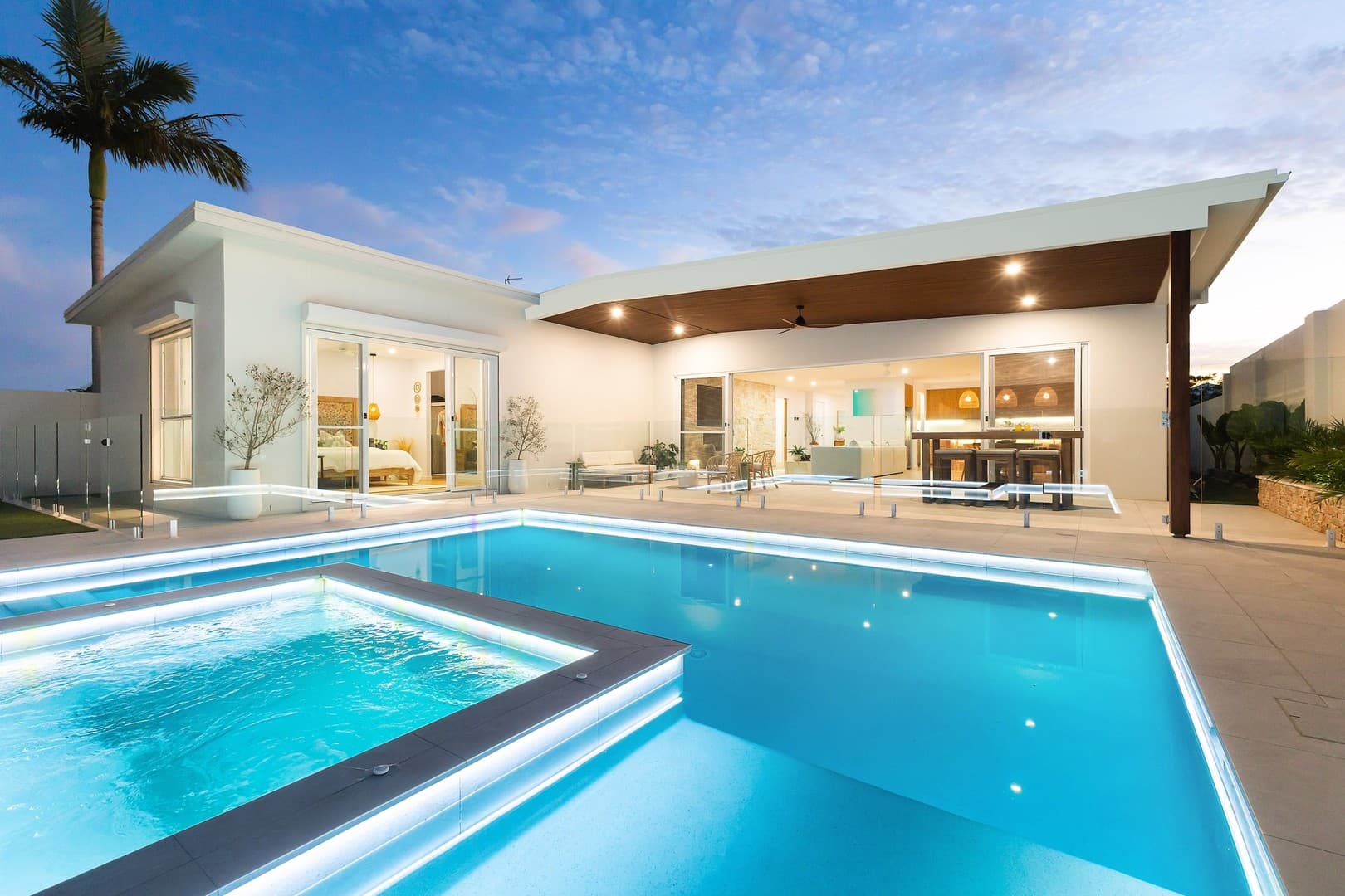290 Rio Vista Boulevard, Mermaid Waters — photo 1 of 5