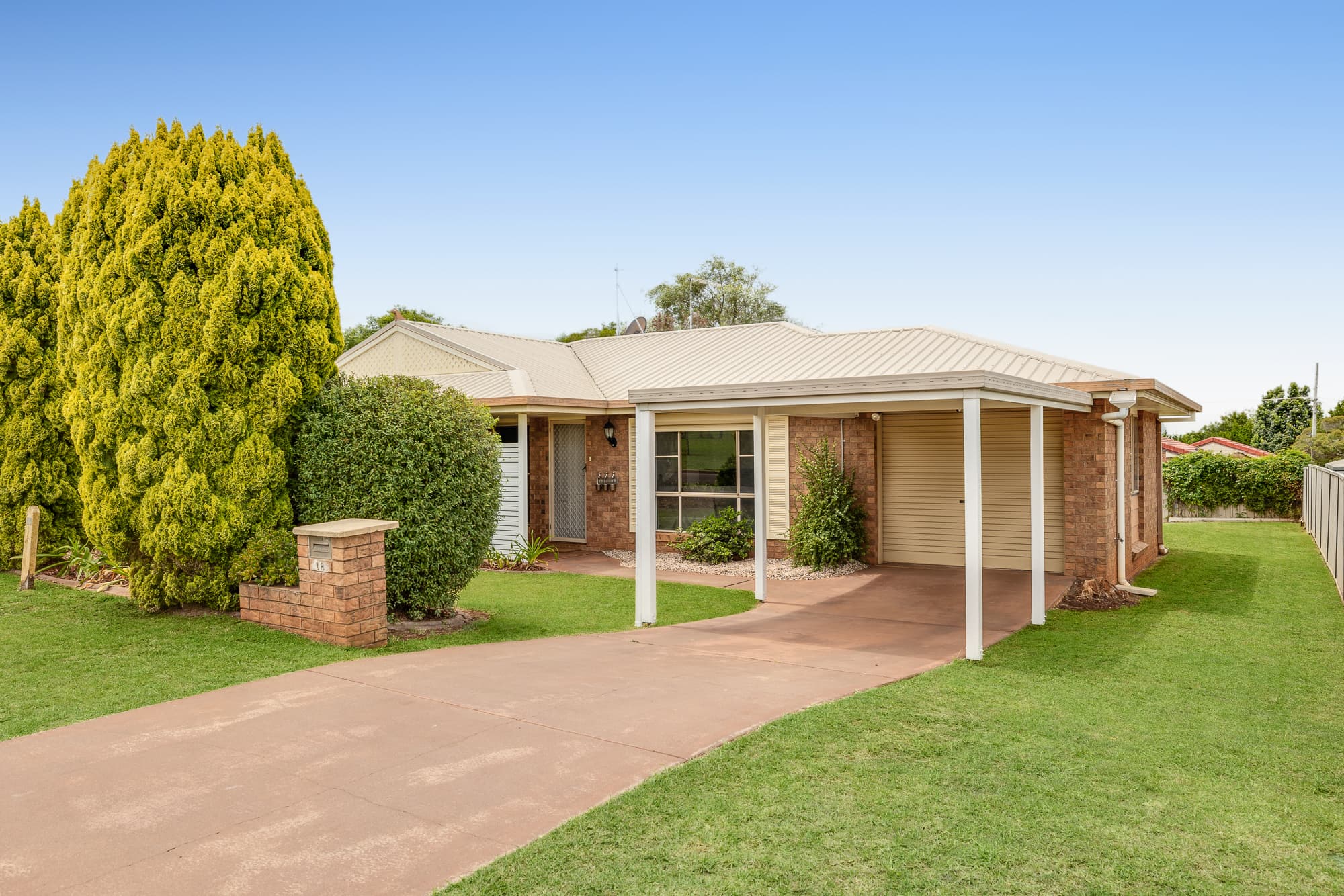 18 Liebke Crescent, Cranley - Image 1