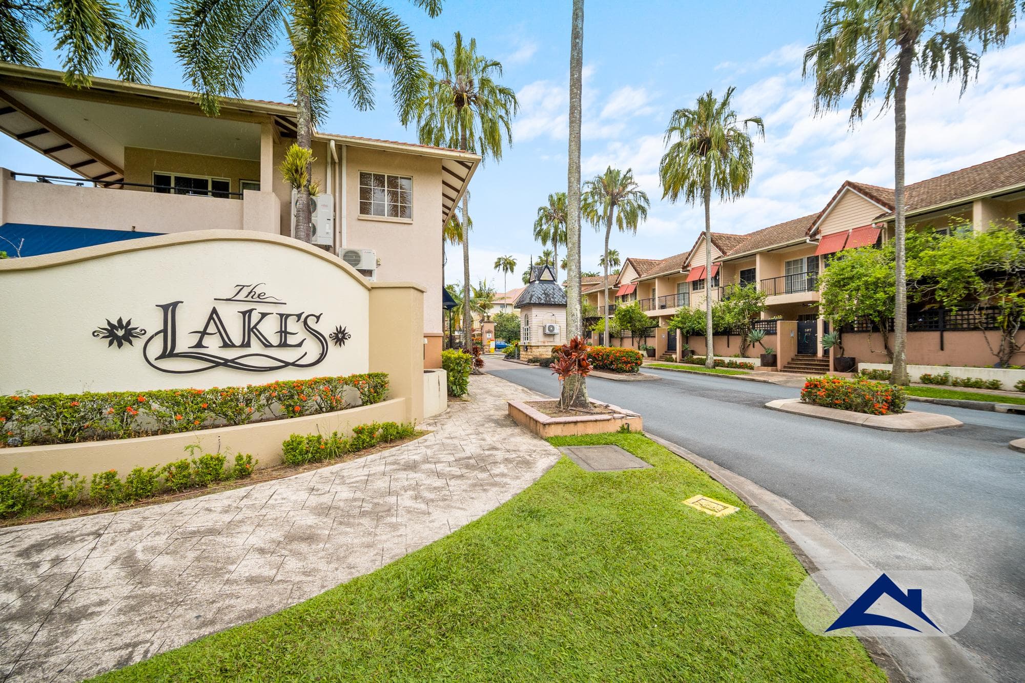 516/2-10 Greenslopes Street, Cairns North — photo 1 of 5