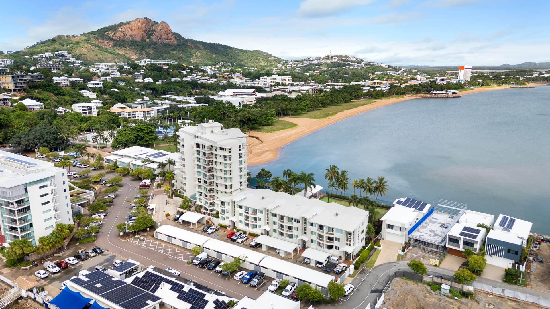 25/7 Mariners Drive, Townsville City — photo 1 of 5