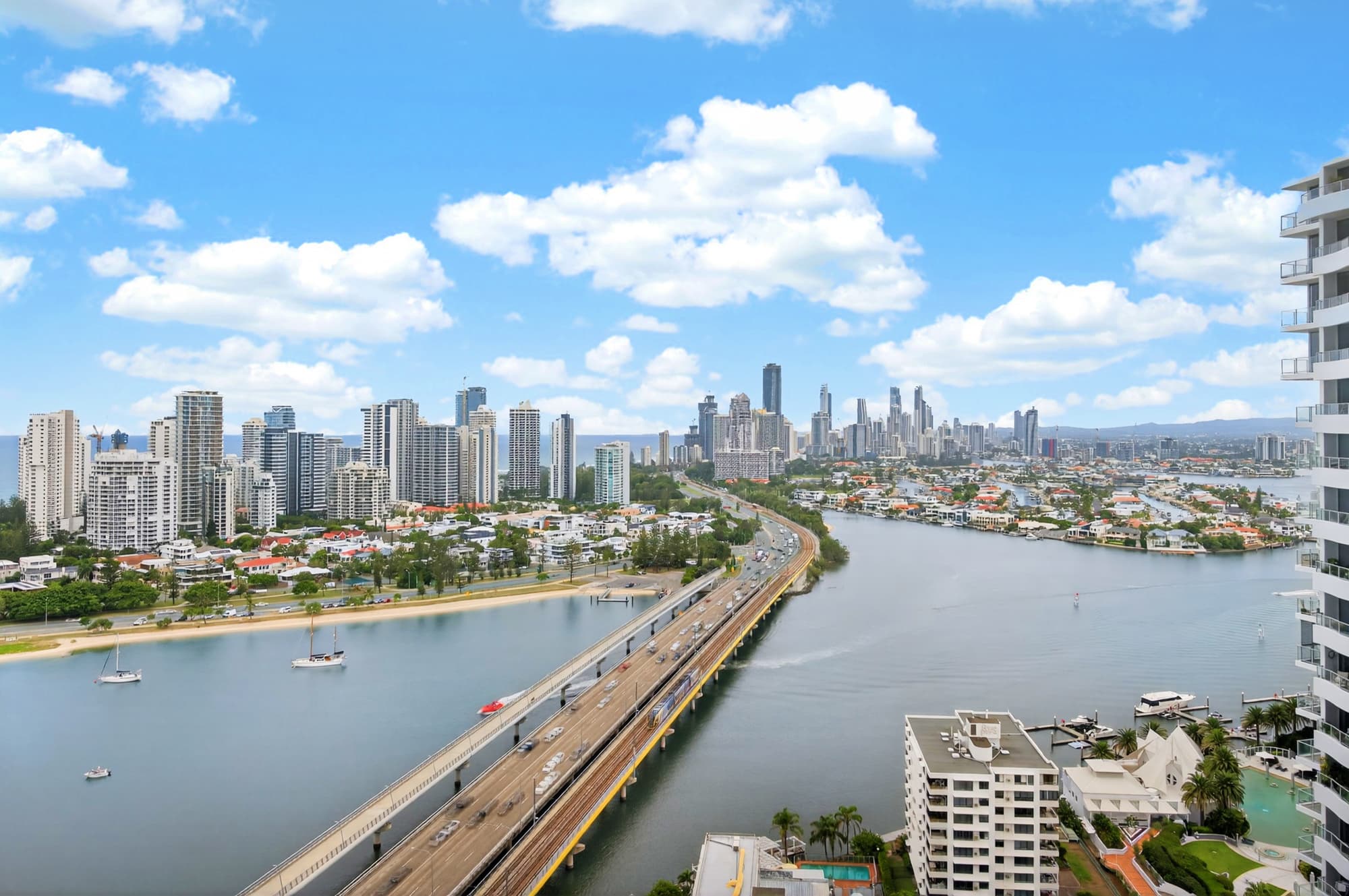 2510/2 Como Crescent, Southport - Image 1