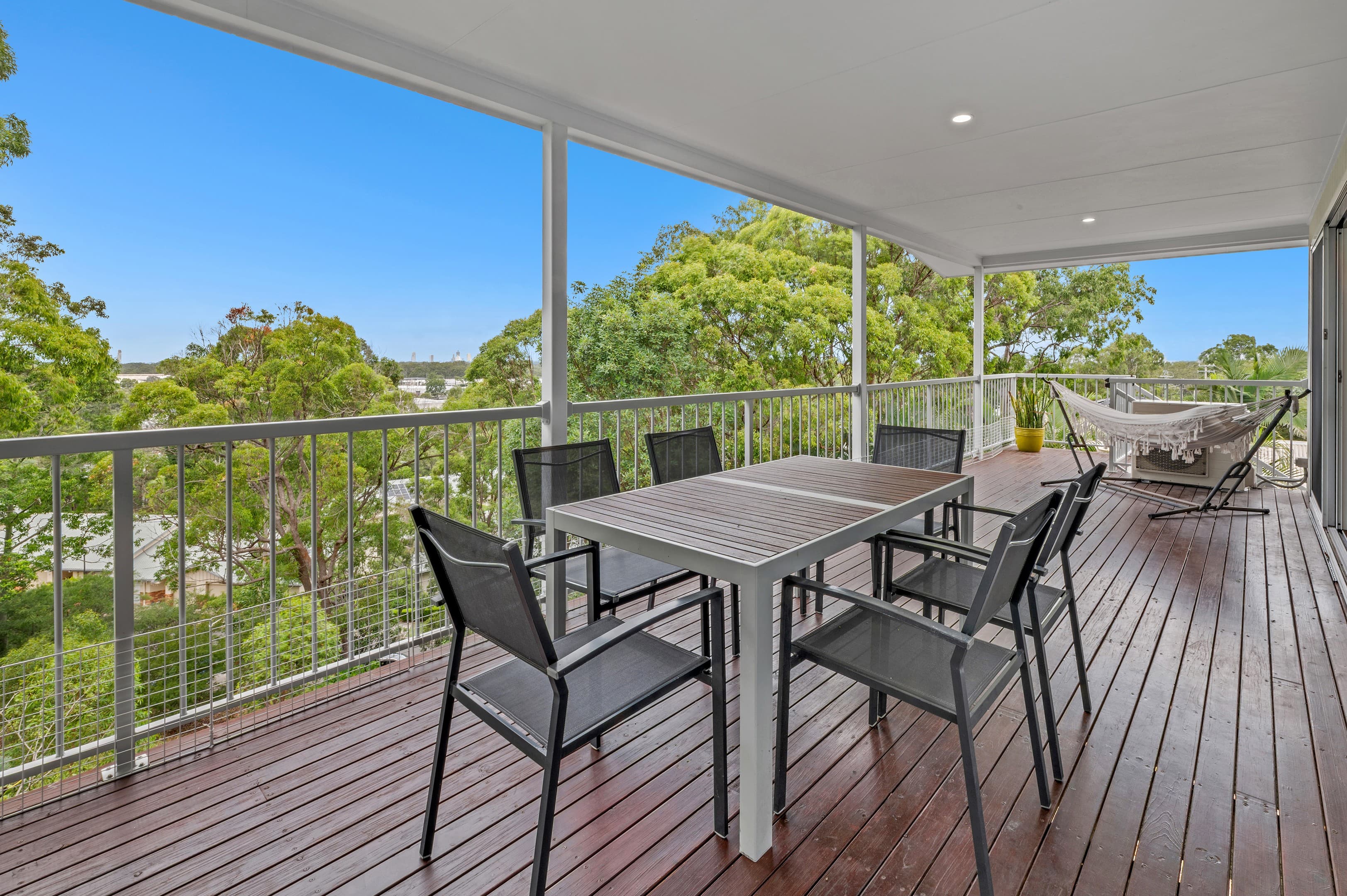 775 Ashmore Road, Molendinar — photo 1 of 5