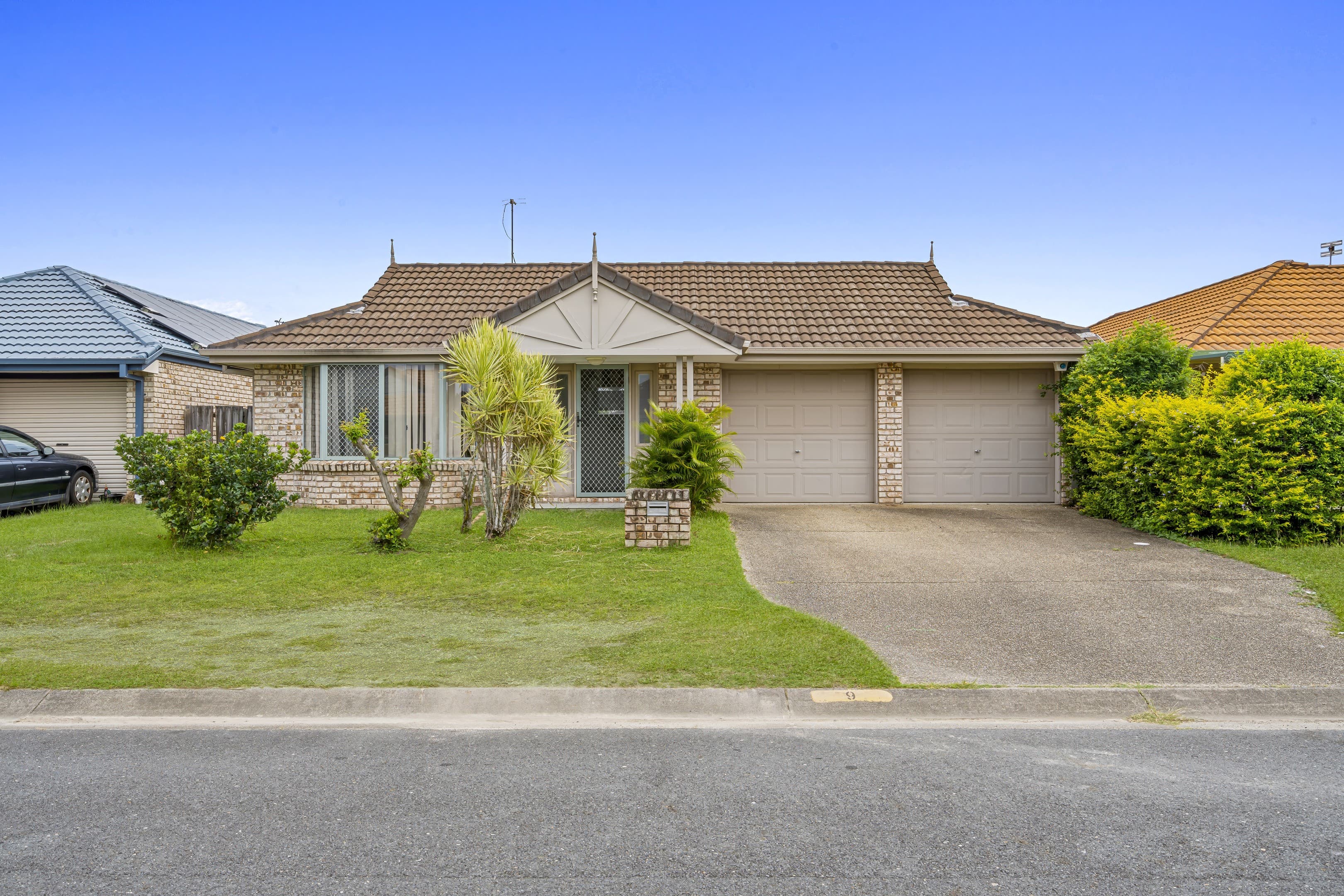 9 Angelo Avenue, Coombabah, Coombabah — photo 1 of 5