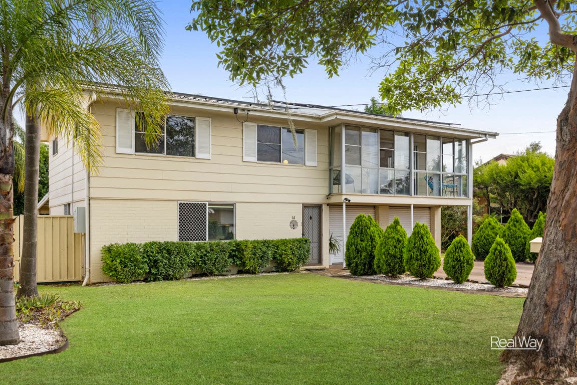 14 McFarlane Street, Wilsonton, Wilsonton — photo 1 of 5