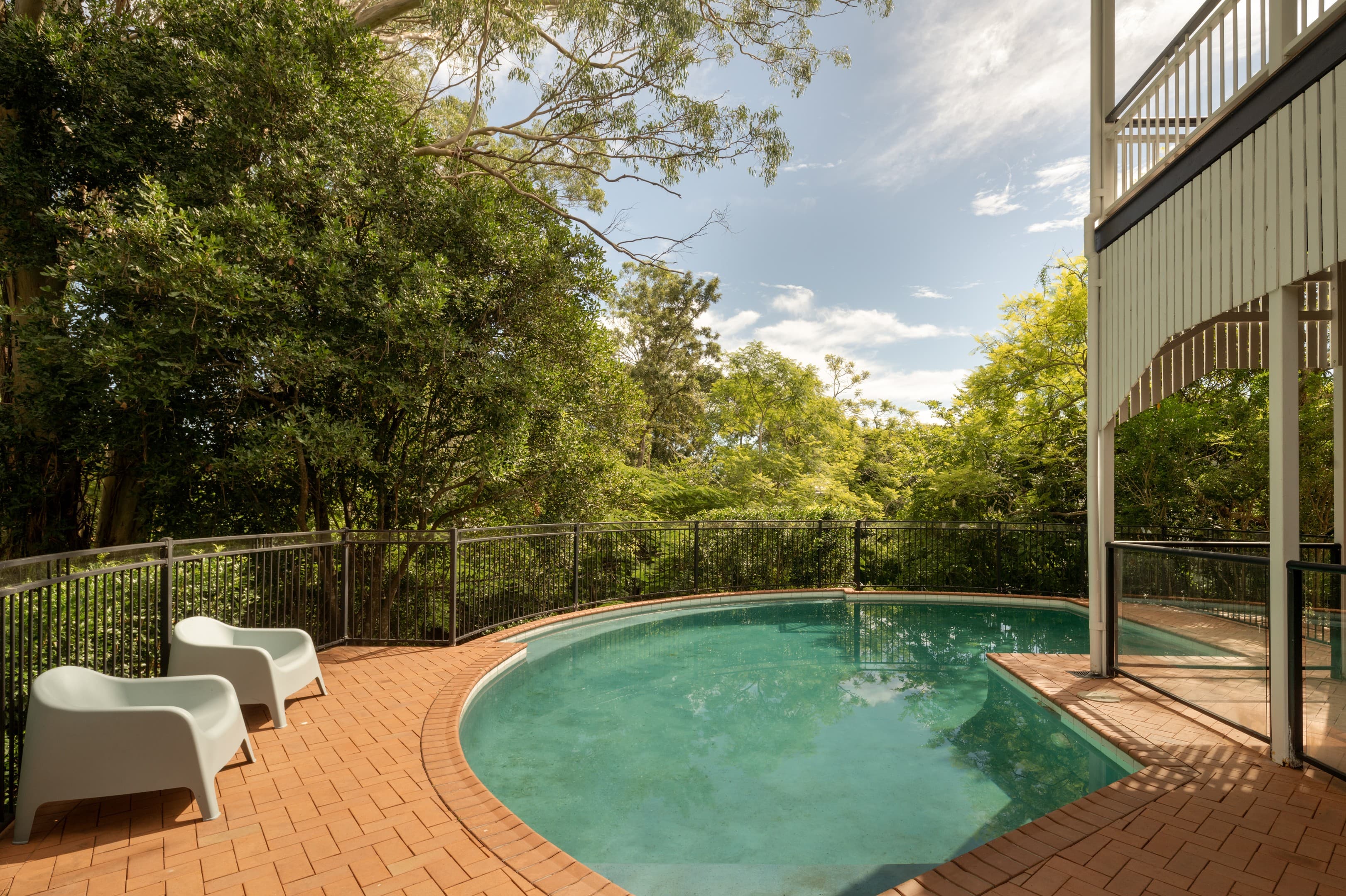 133 Simpsons Road, Bardon — photo 1 of 5