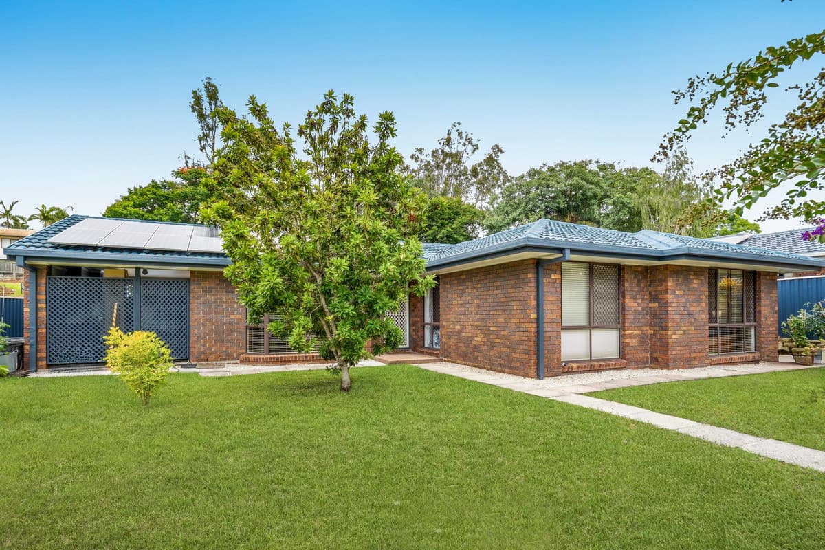 11 Challinor Drive, Albany Creek, Albany Creek — photo 1 of 5