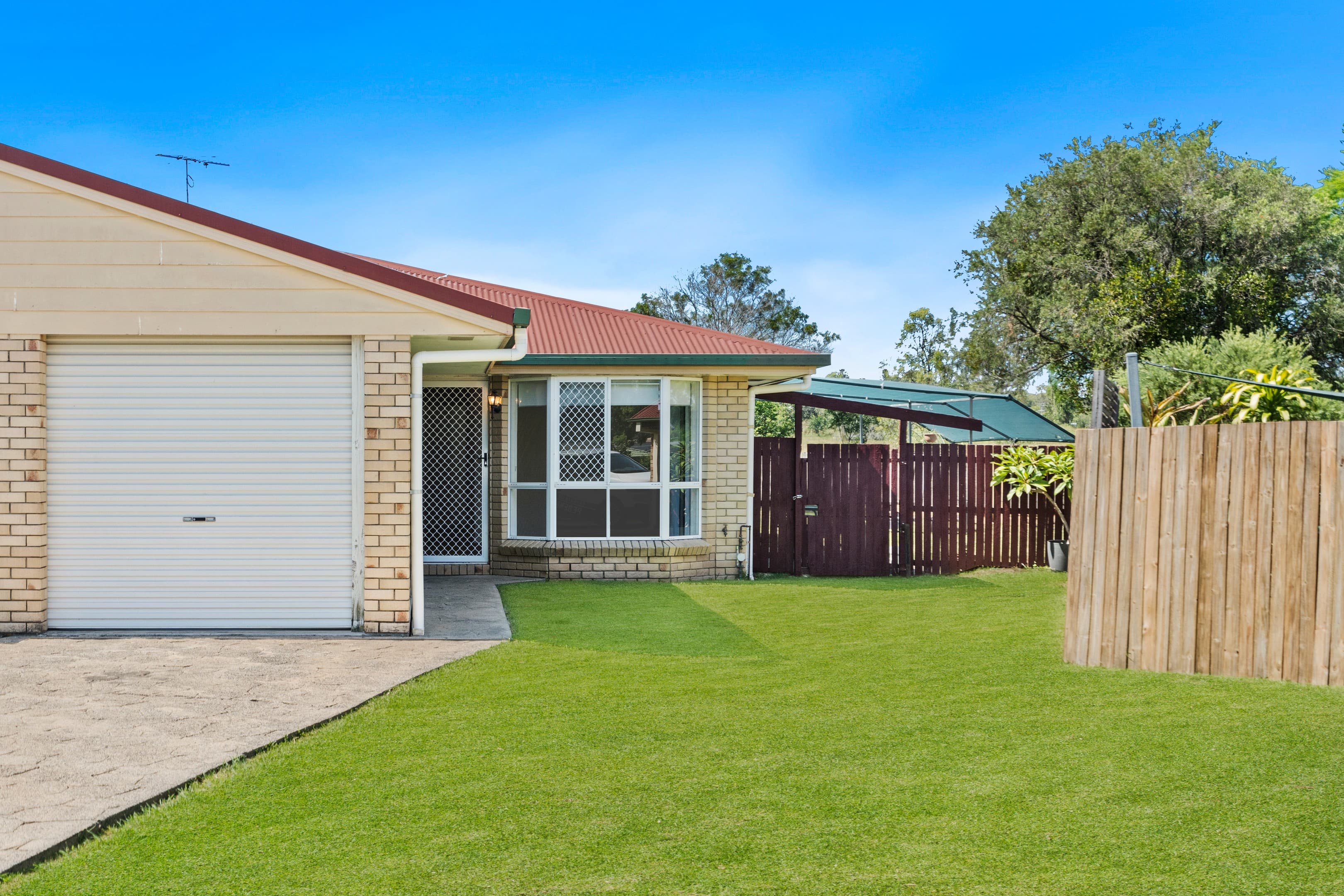 2/37 Bernadette Crescent, Rosewood, Rosewood — photo 1 of 5
