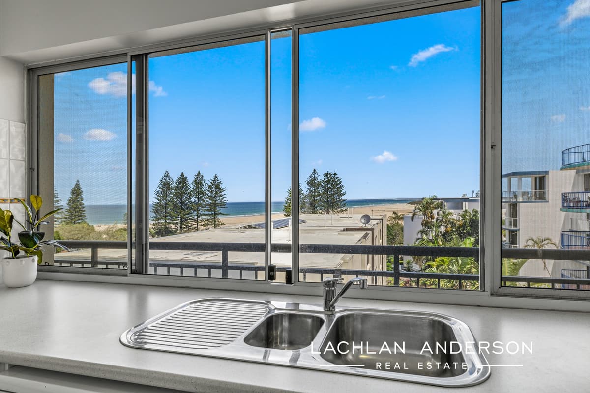 11/2 Knox Avenue, Caloundra - Image 1