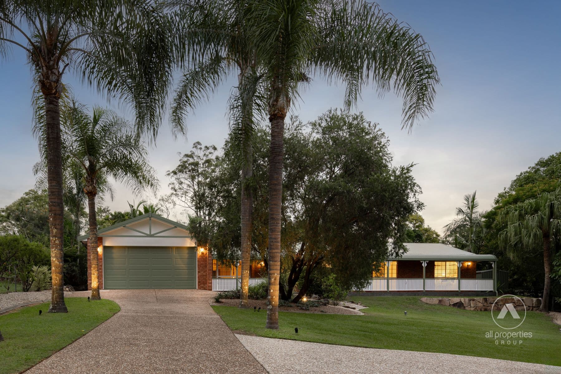 4 Kentucky Crescent, Oxenford, Oxenford — photo 1 of 5