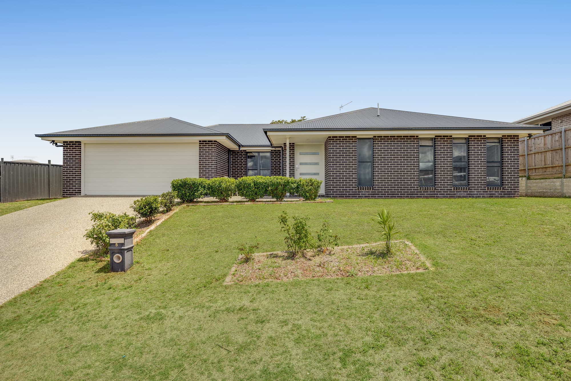 5 Kommamurra Court, Glenvale, Glenvale — photo 1 of 5