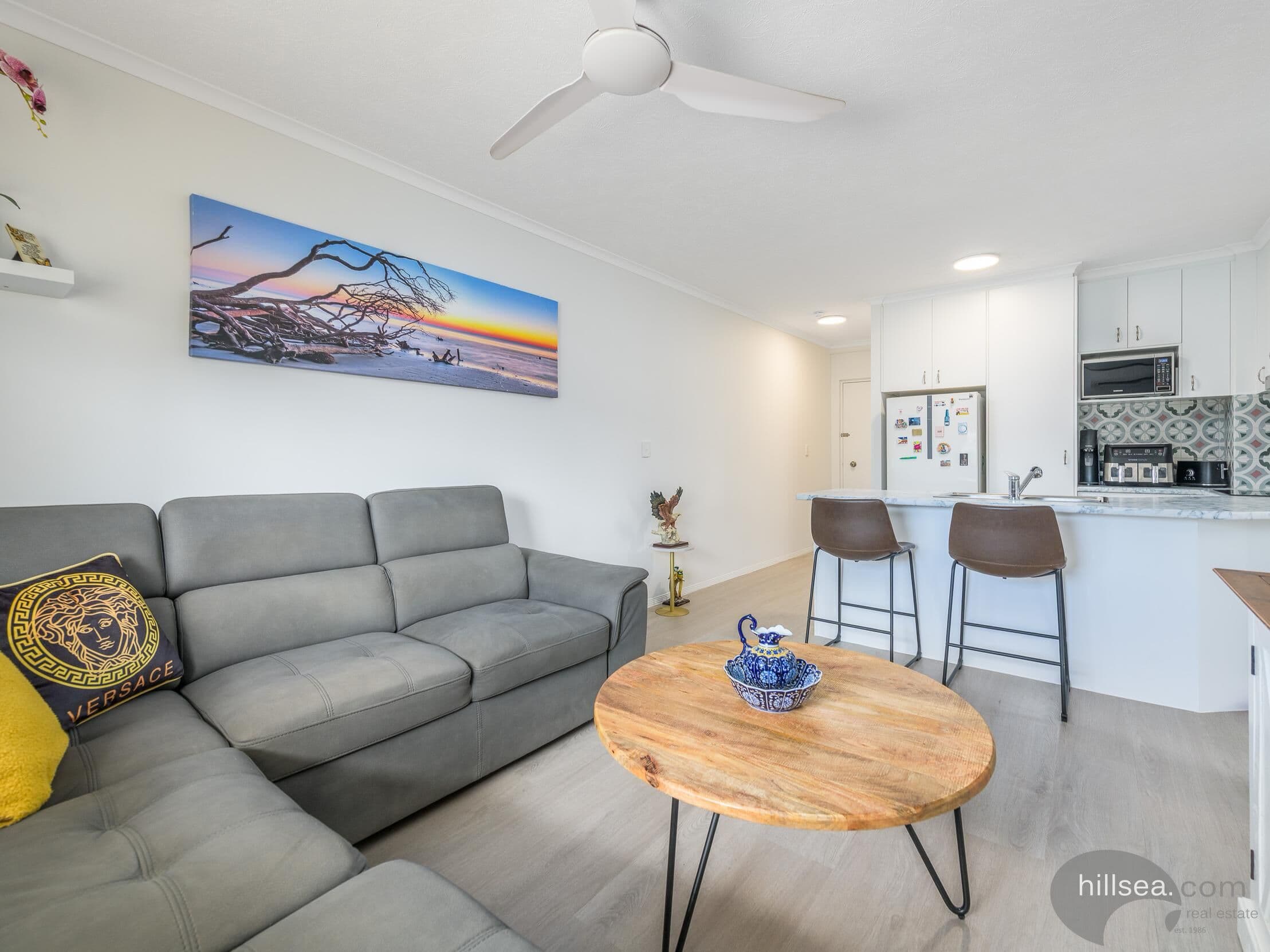 4/10-12 Bath Street, Labrador, Labrador — photo 1 of 5