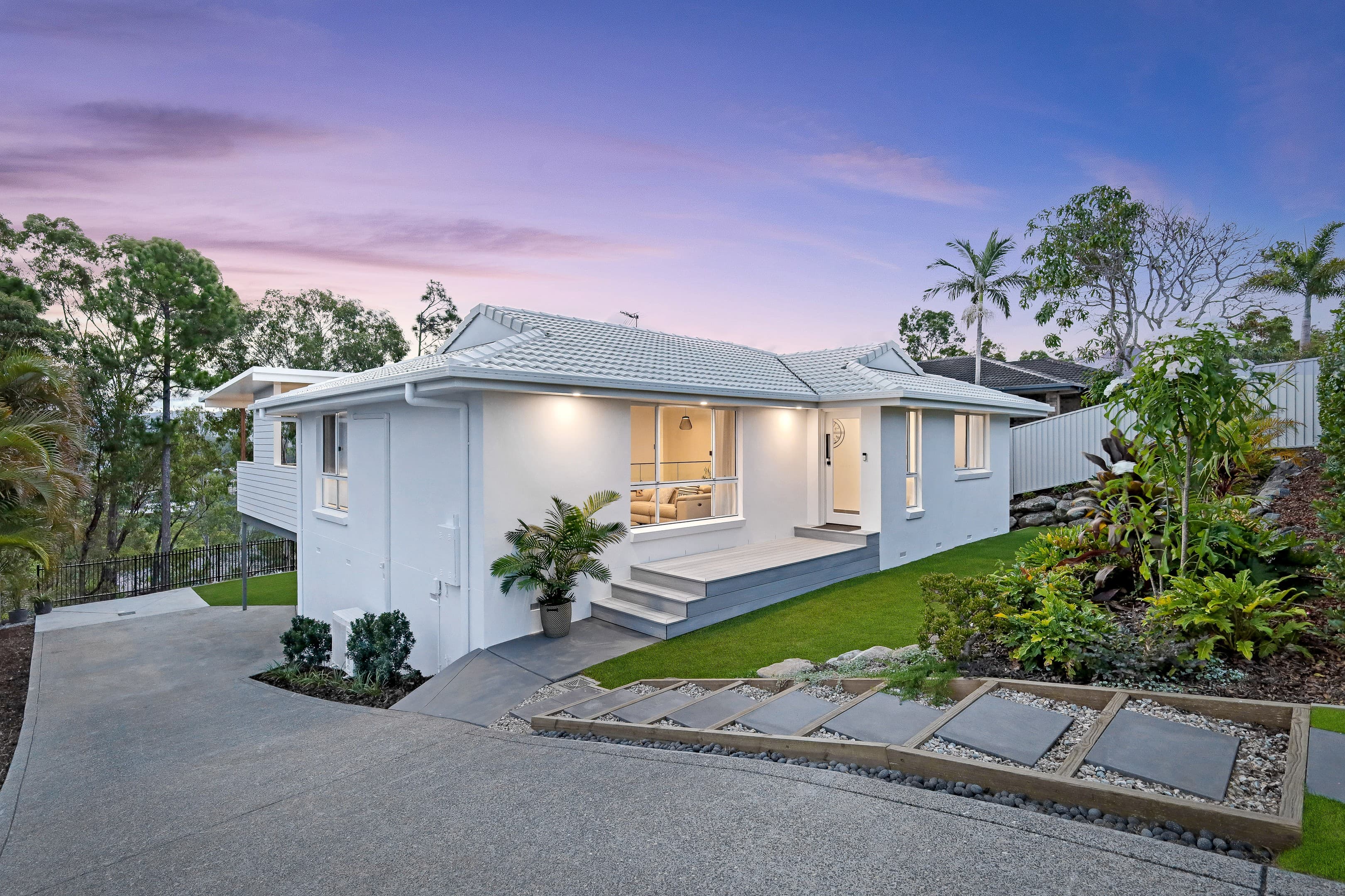 28 Crestridge Crescent, Oxenford, Oxenford — photo 1 of 5
