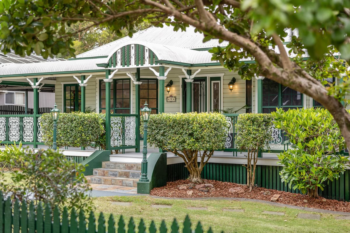 9 Amos Crescent, Mount Lofty - Image 1