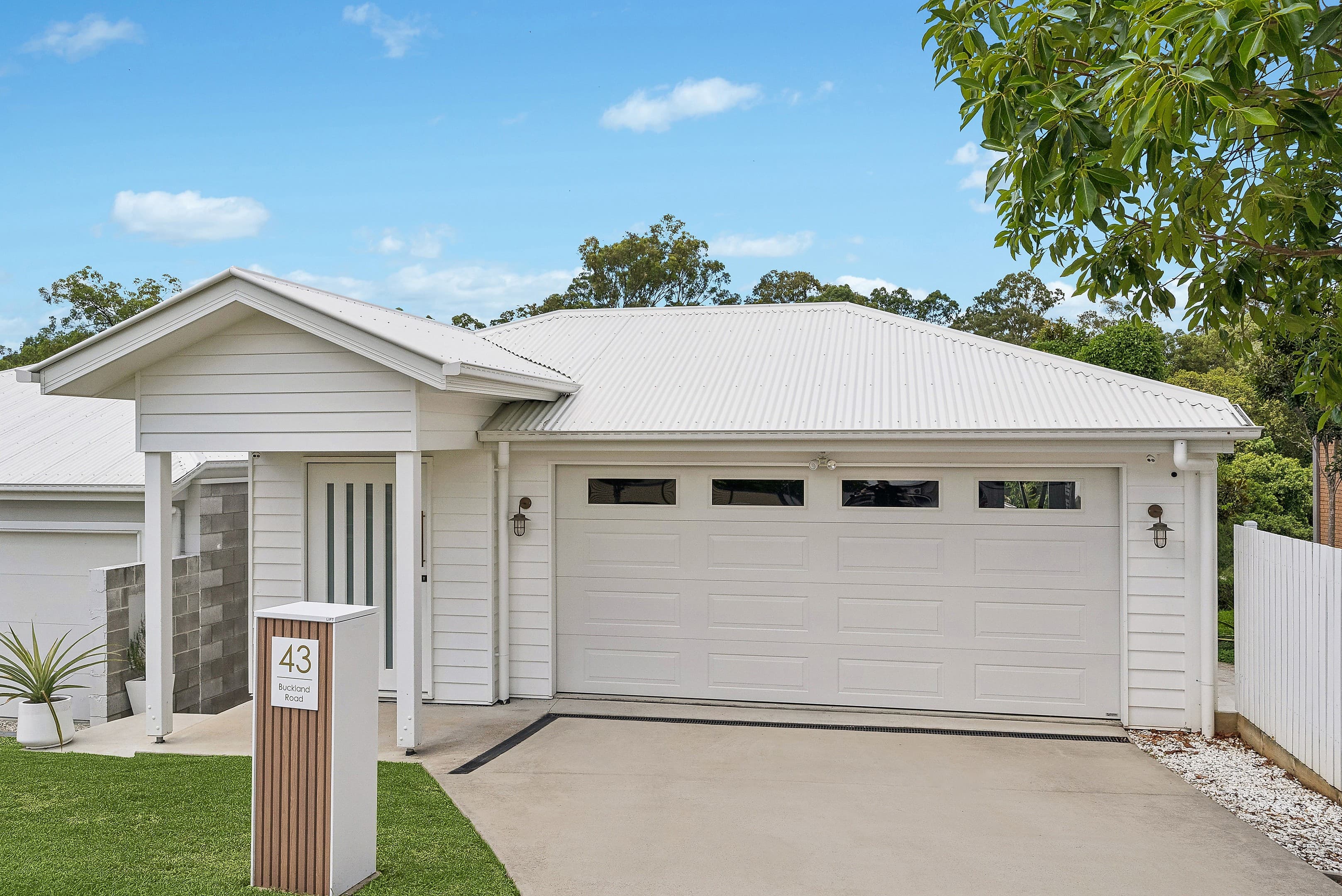 43 Buckland Road, Everton Hills, Everton Hills — photo 1 of 5