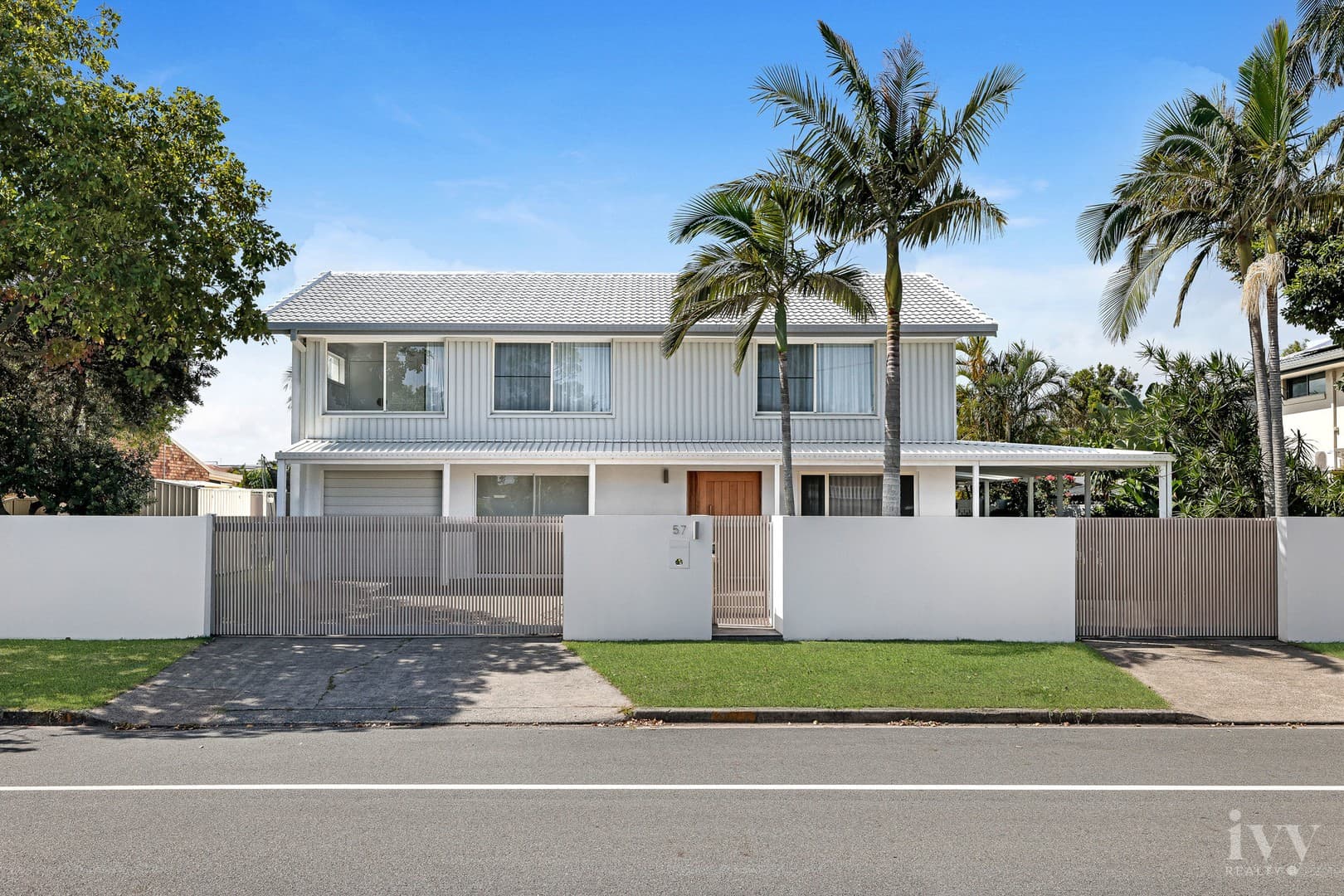 57 Abalone Avenue, Paradise Point - Image 1