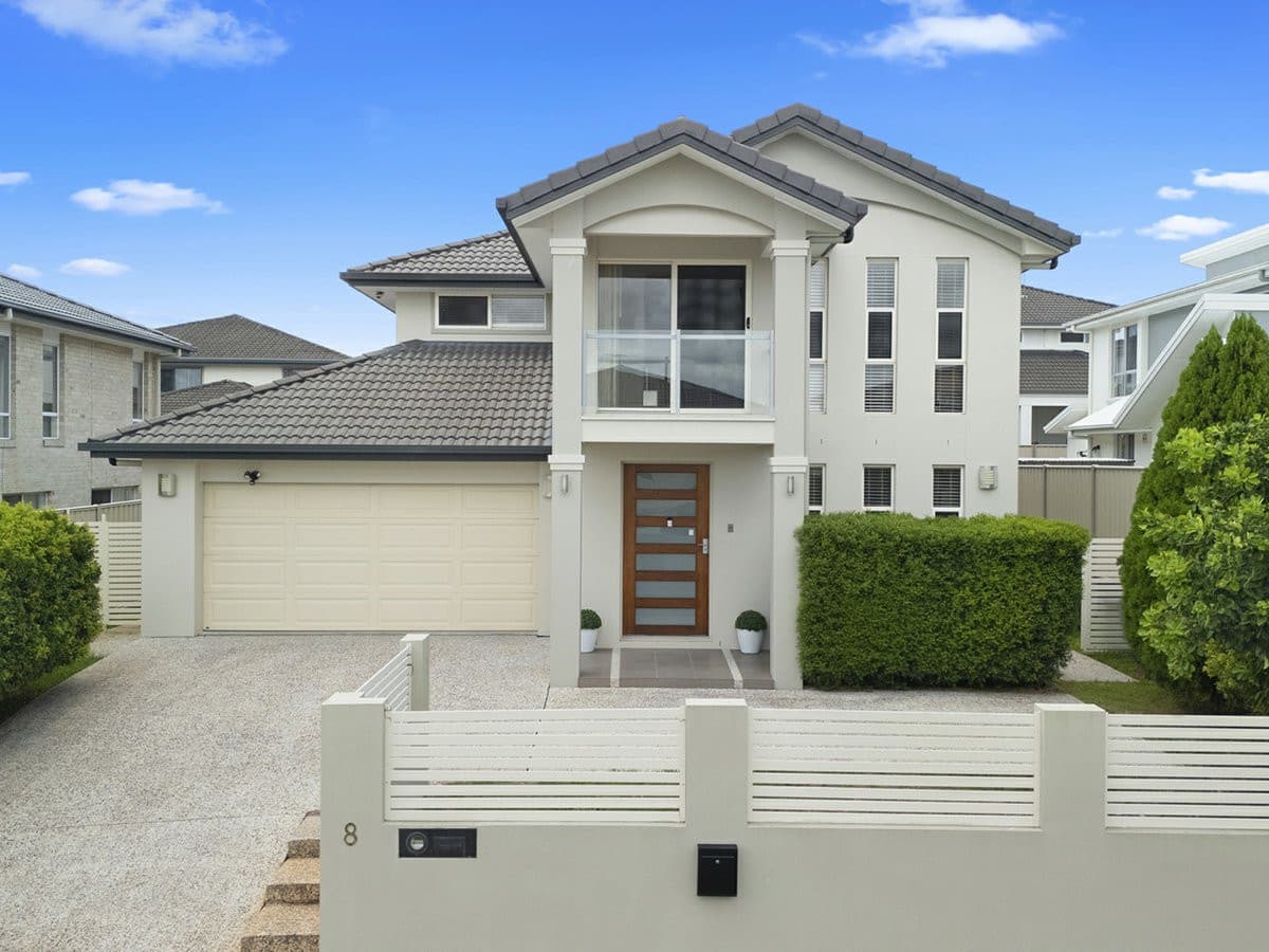 8 Golden Place, Robertson - Image 1