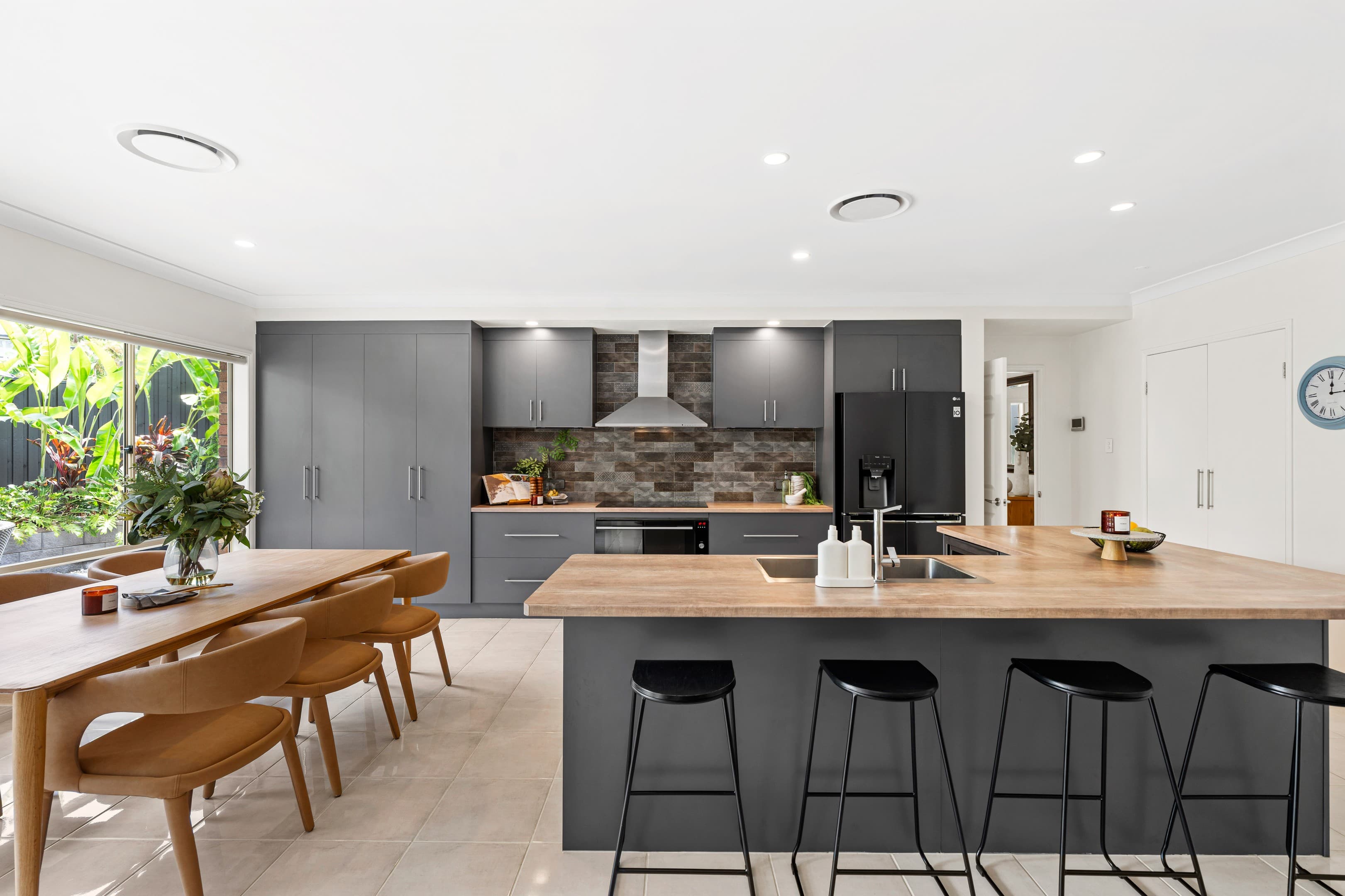 7 Talltrees Circuit, Wakerley - Image 1