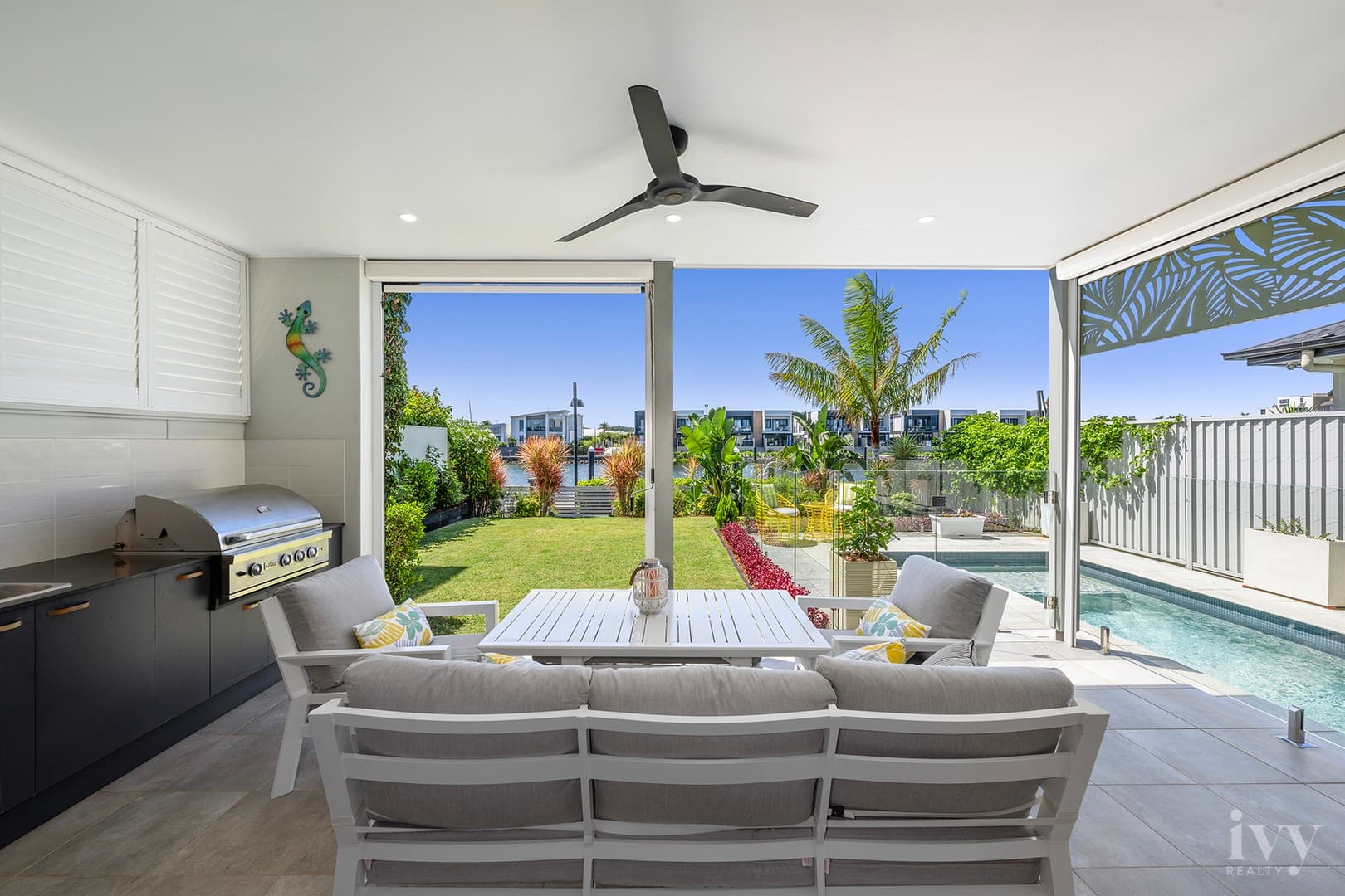 15 Waters Close, Hope Island, Hope Island — photo 1 of 5