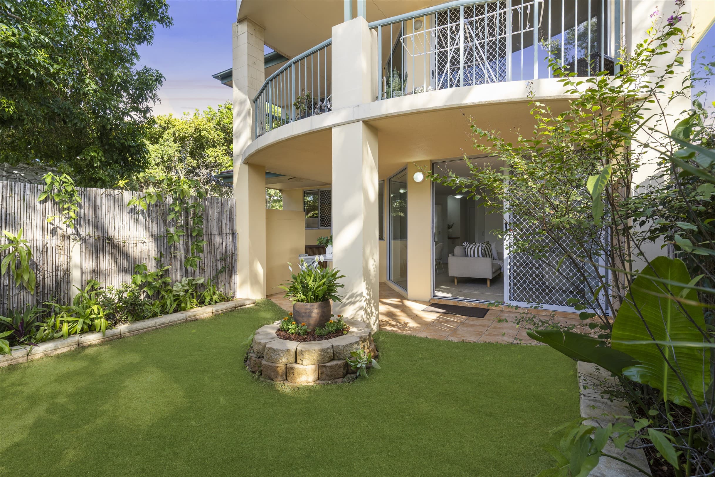1/75 Allen Street, Hamilton, Hamilton — photo 1 of 5