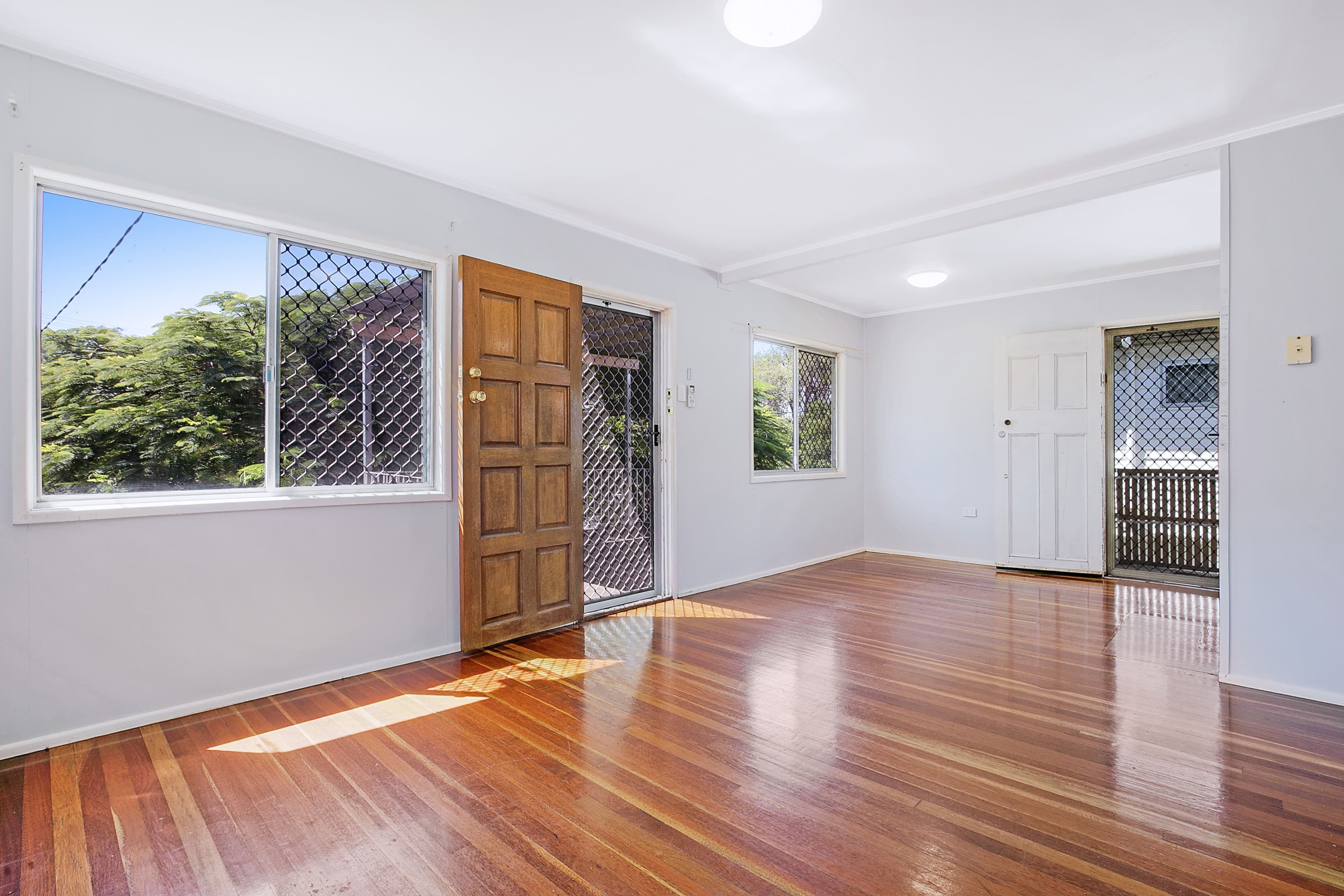 69 Longland Street, Redcliffe - Image 1