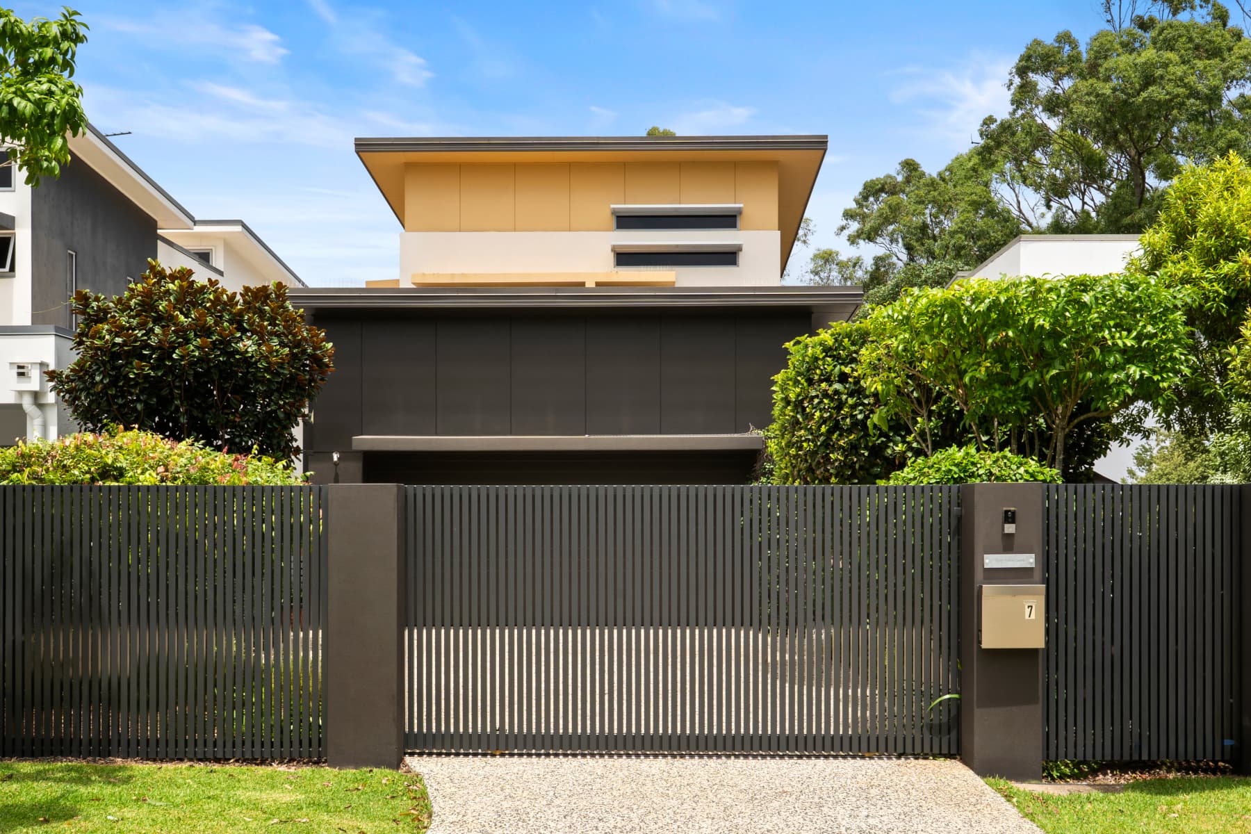 7 Tashey Court, Bundall