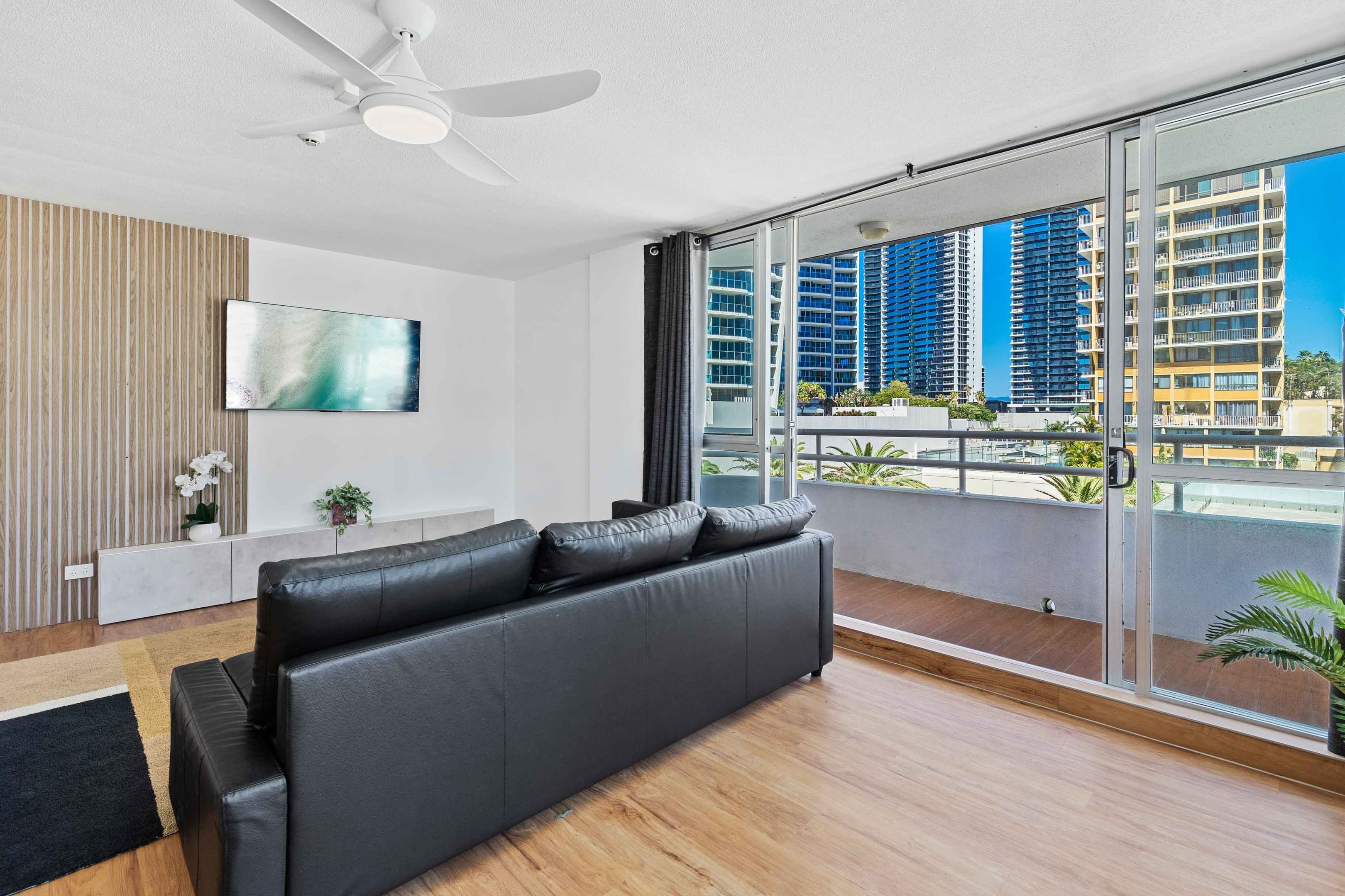 41/19 Orchid Avenue, Surfers Paradise — photo 3 of 5