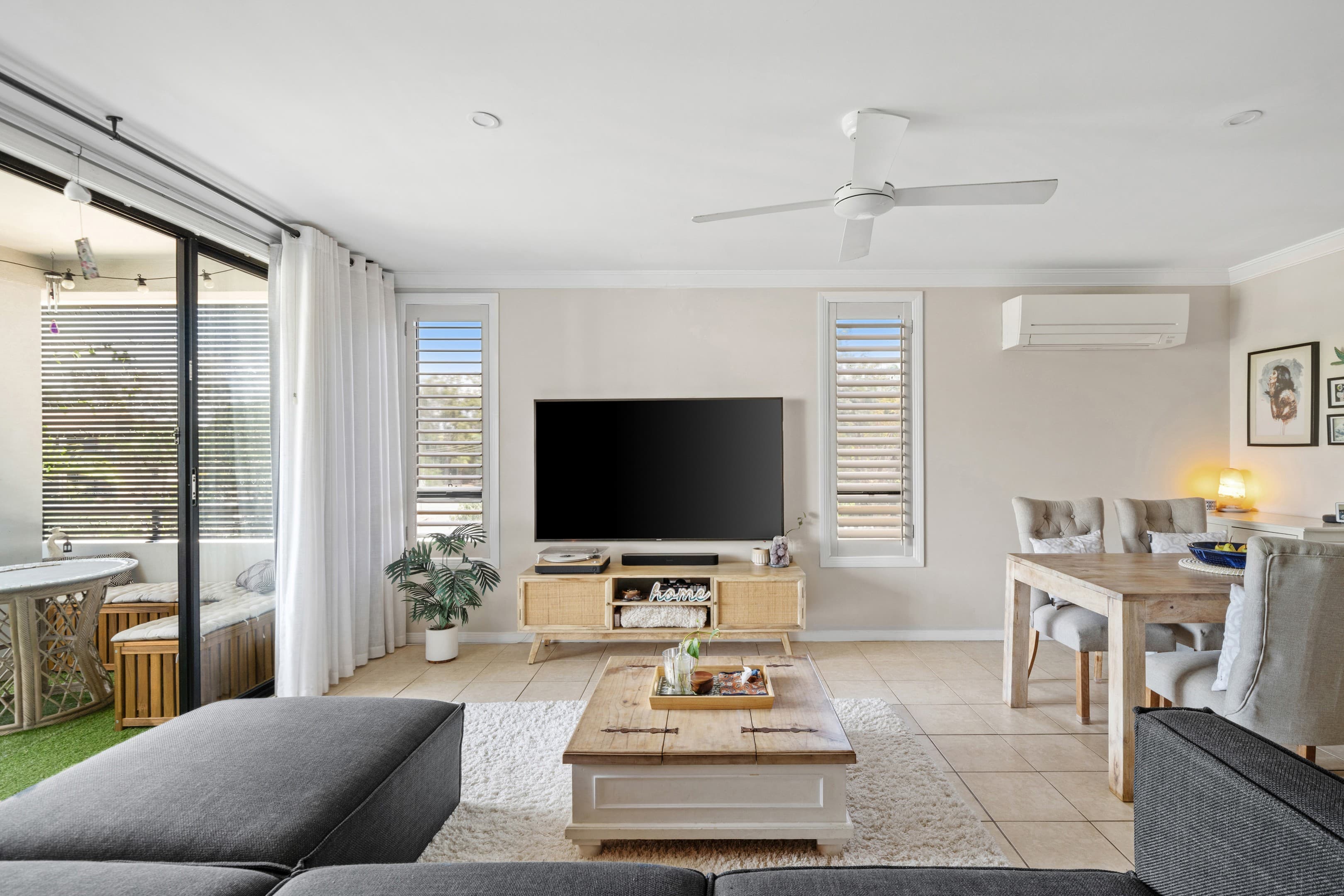 3/9 Rosewood Avenue, Broadbeach - Image 1