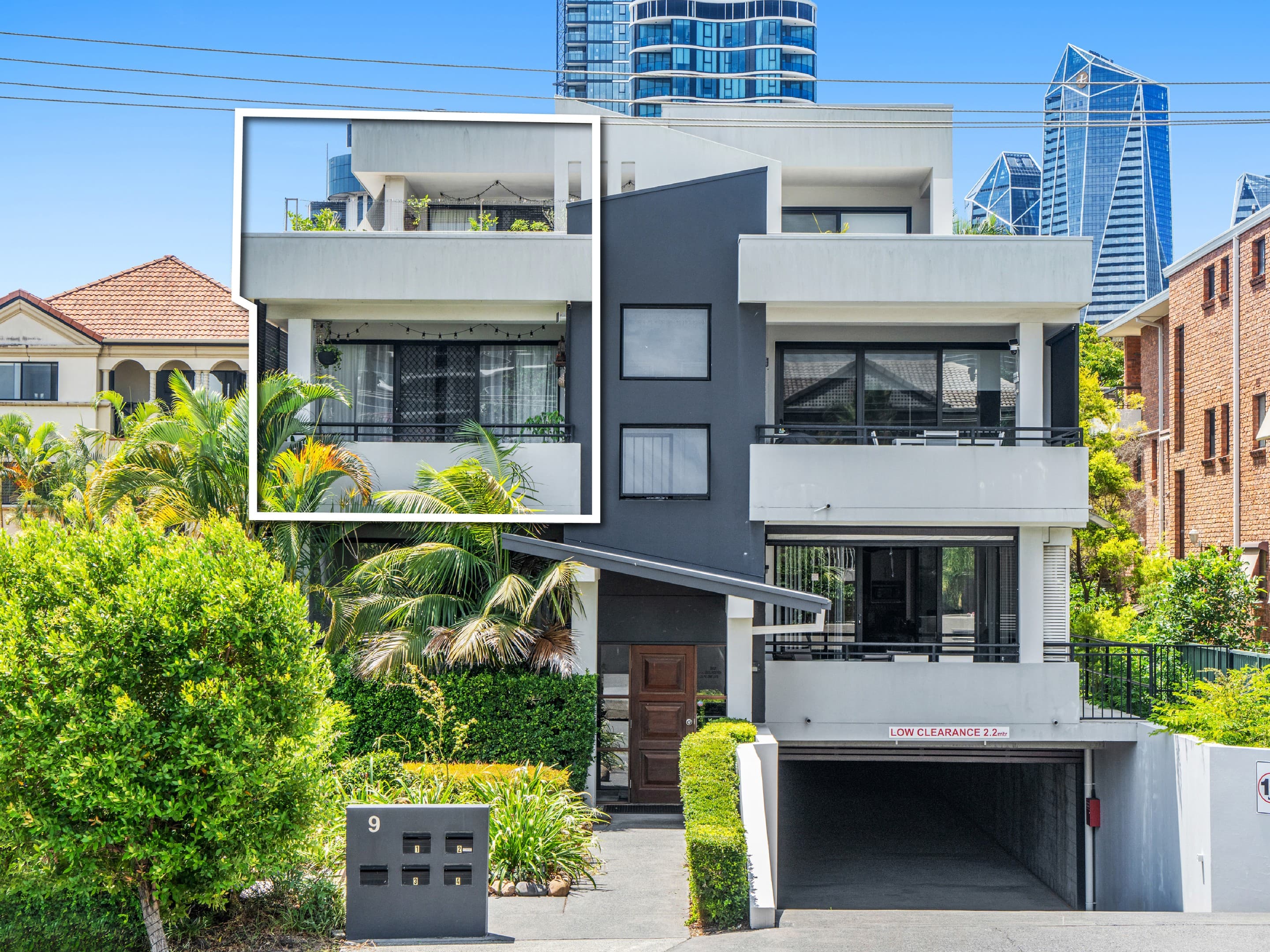 3/9 Rosewood Avenue, Broadbeach — photo 1 of 5
