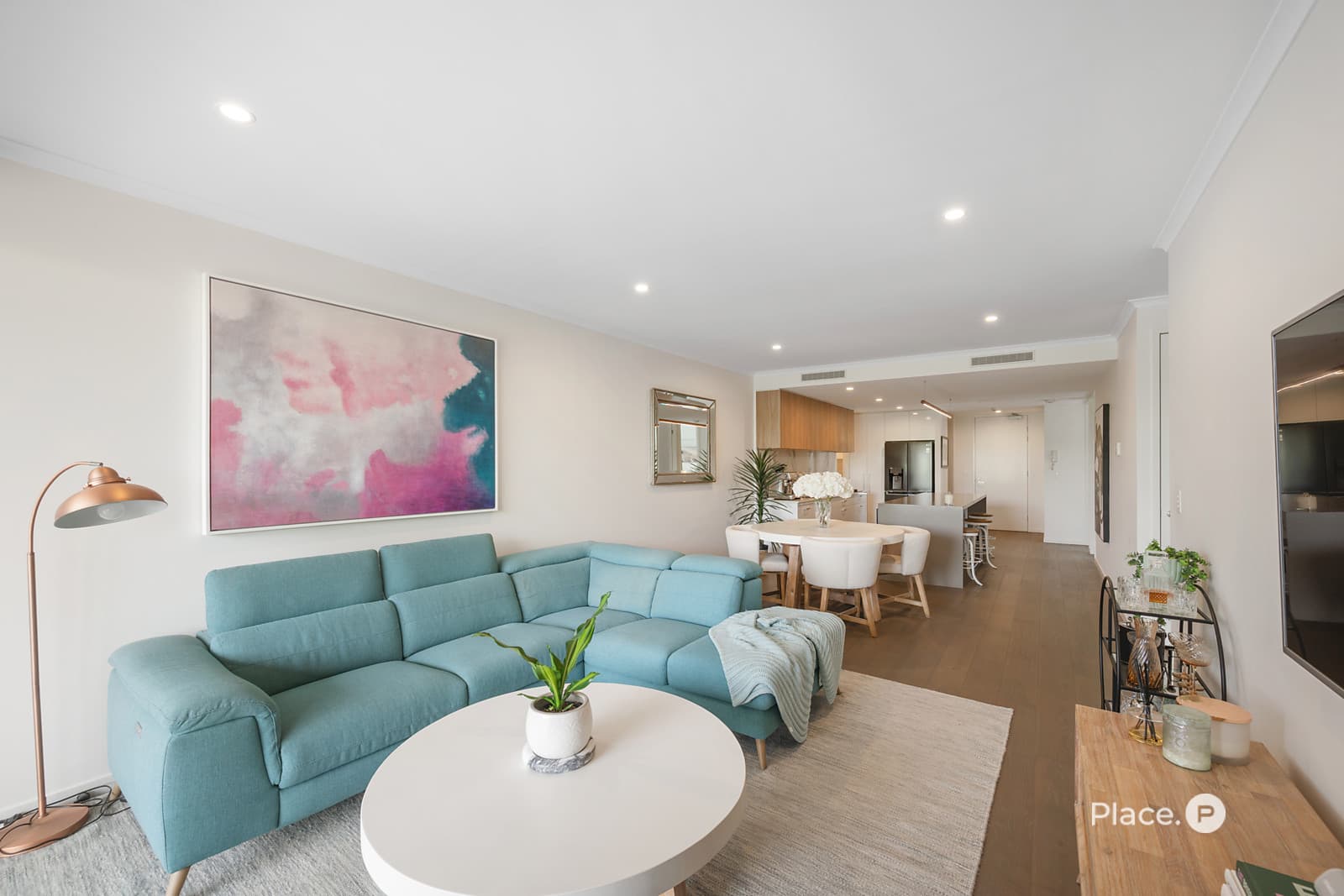 201/18 Love Street, Bulimba, Bulimba — photo 1 of 5