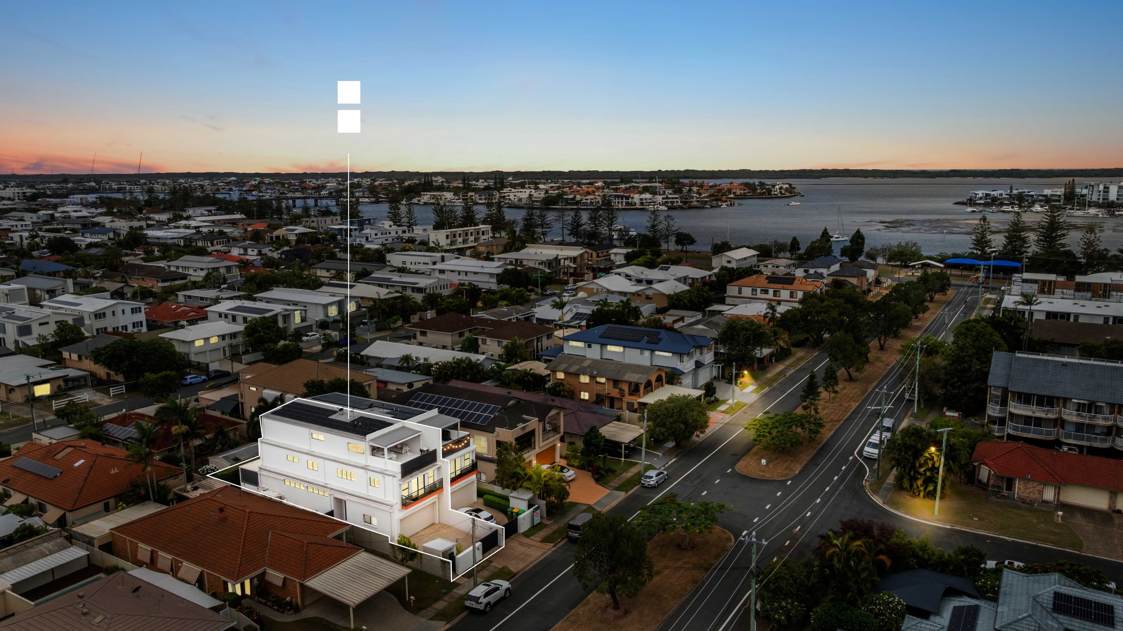 2/23 Abalone Avenue, Paradise Point, Paradise Point — photo 1 of 5