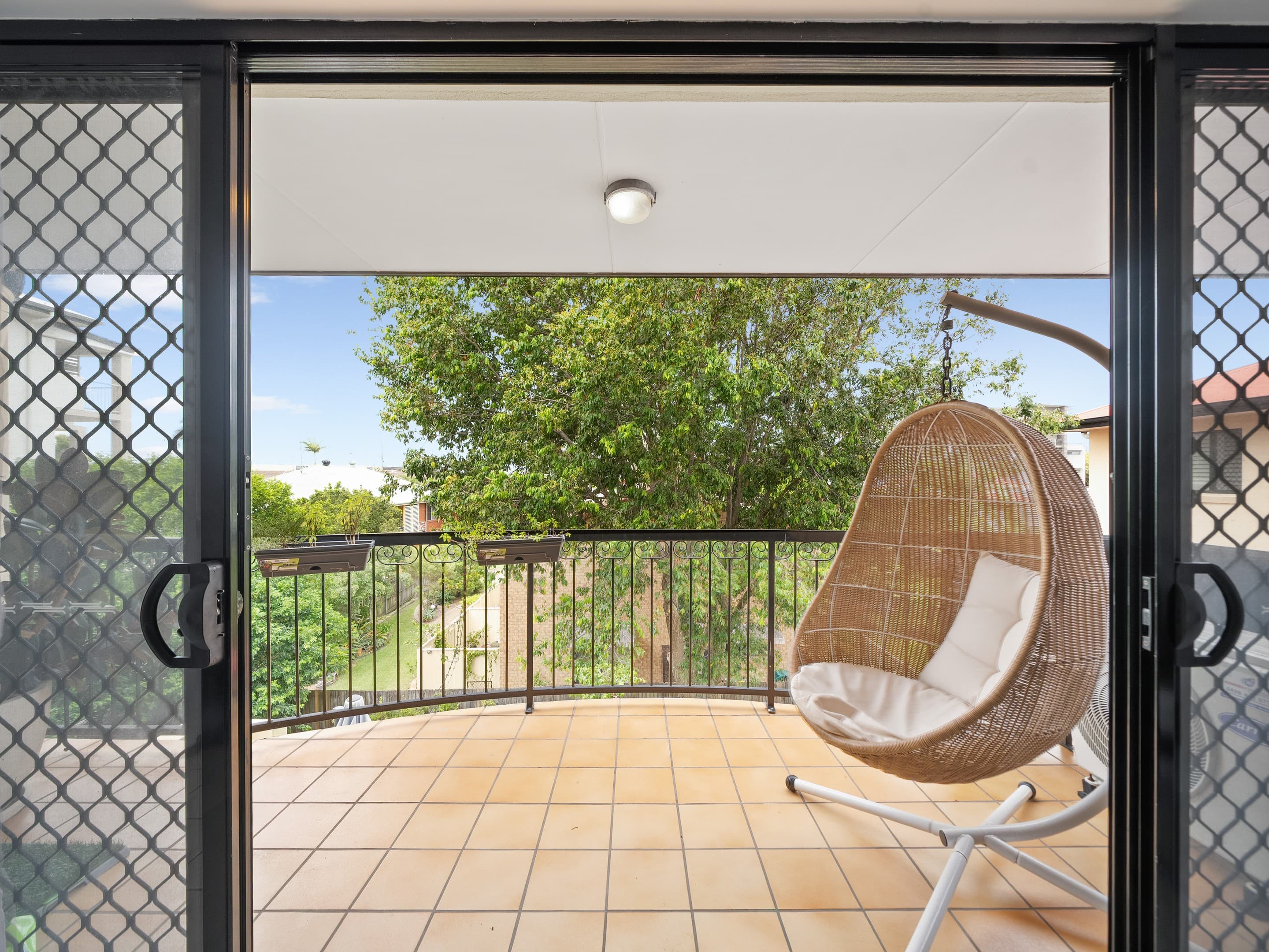 13/2-4 Henry Street, Redcliffe, Redcliffe — photo 1 of 5