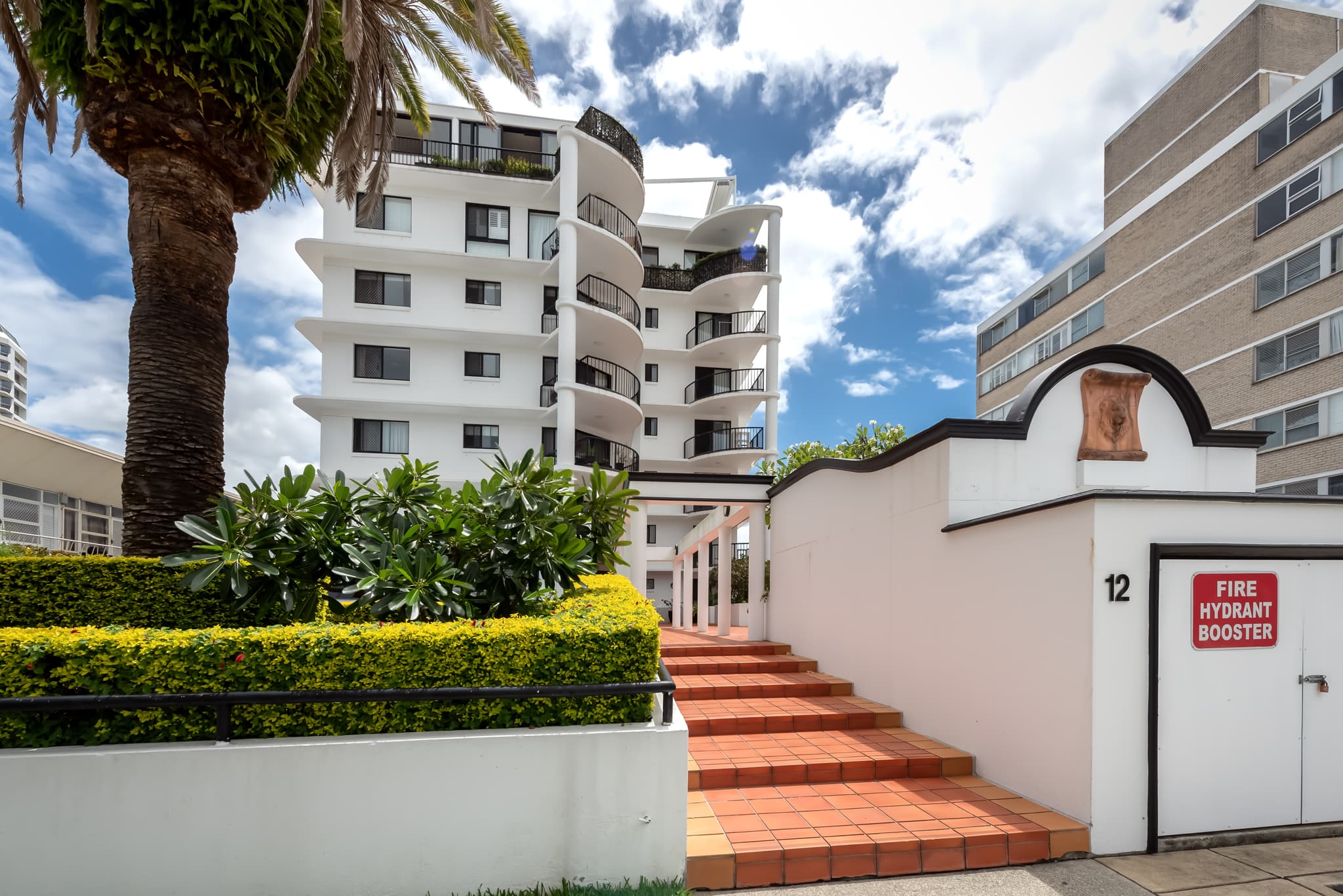 18/12 Paradise Island, Surfers Paradise - Image 1