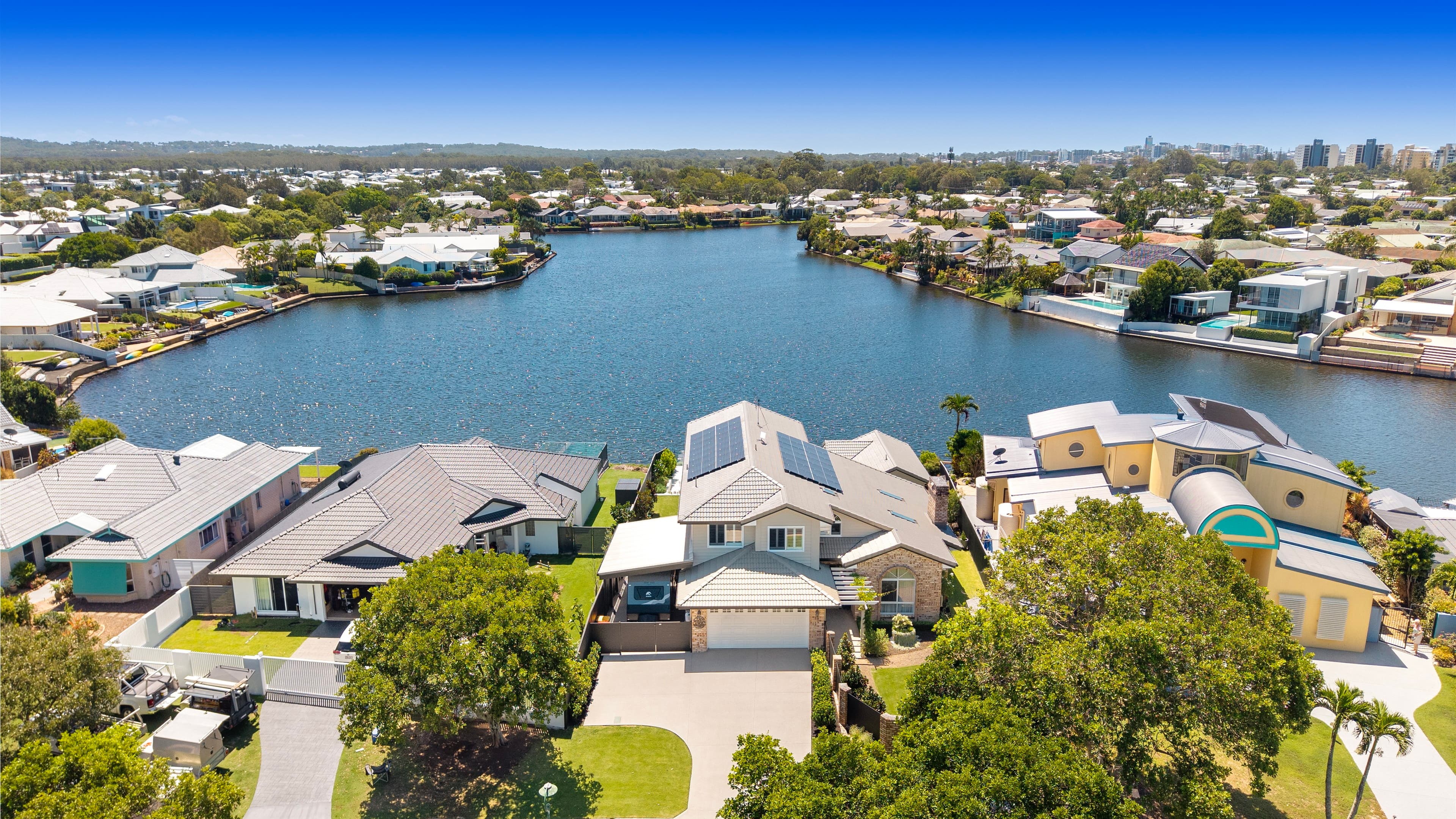 11 Stirling Castle Court, Pelican Waters - Image 1