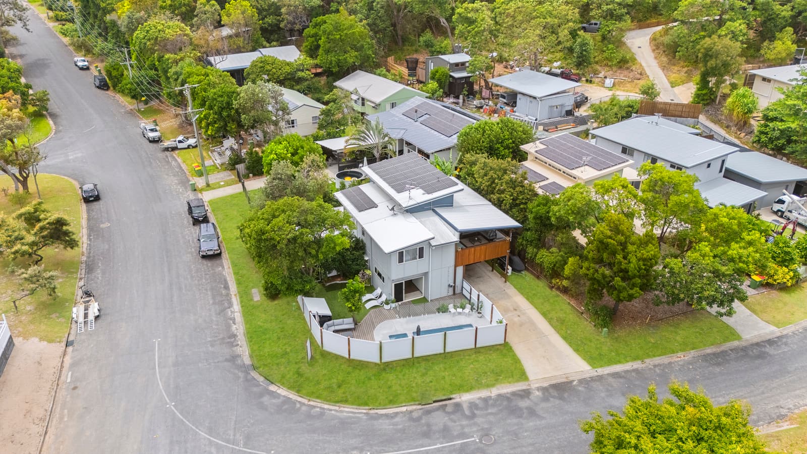 52 Samarinda Way, Point Lookout - Image 1