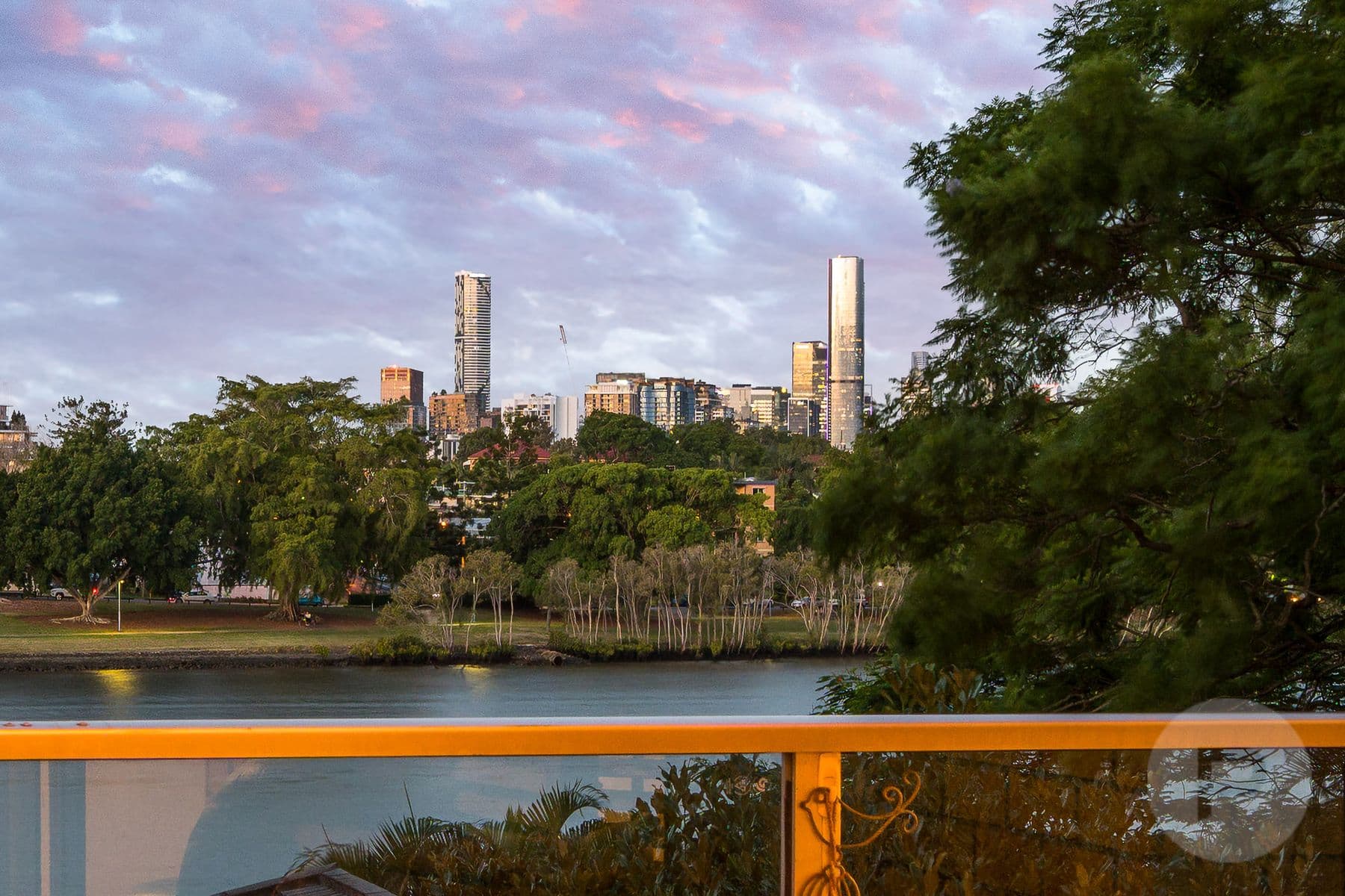 6/82 Sandford Street, St Lucia - Image 1