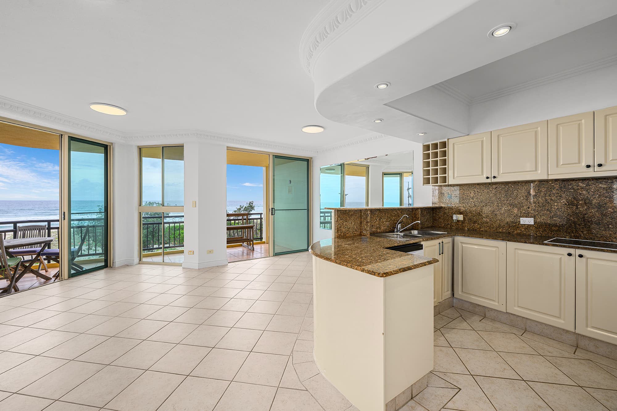 3/305 Golden Four Drive, Bilinga - Image 1