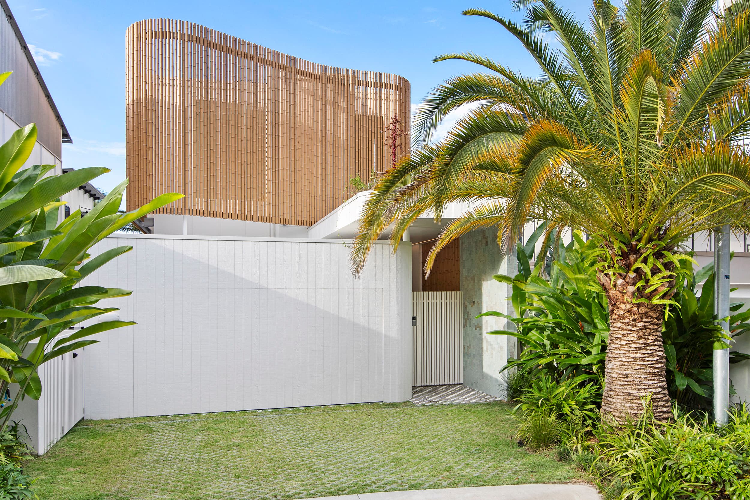 11 Hill Avenue, Burleigh Heads - Image 1
