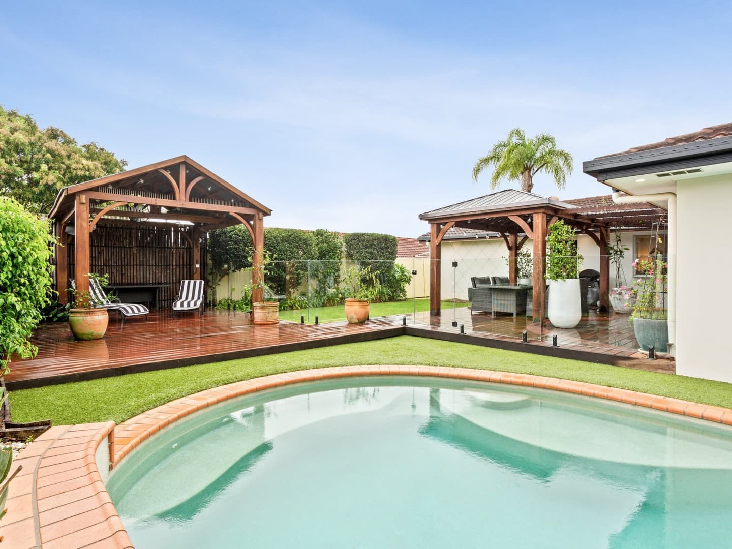 14 Congreve Close, Mudgeeraba — photo 1 of 5